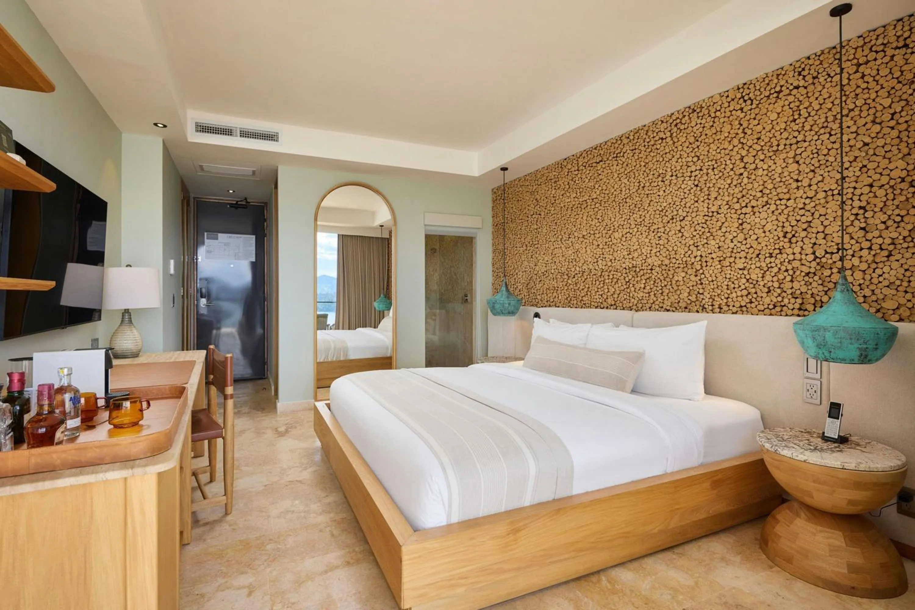 Photo of the whole room, Bed in The Brown, Guatape, Autograph Collection