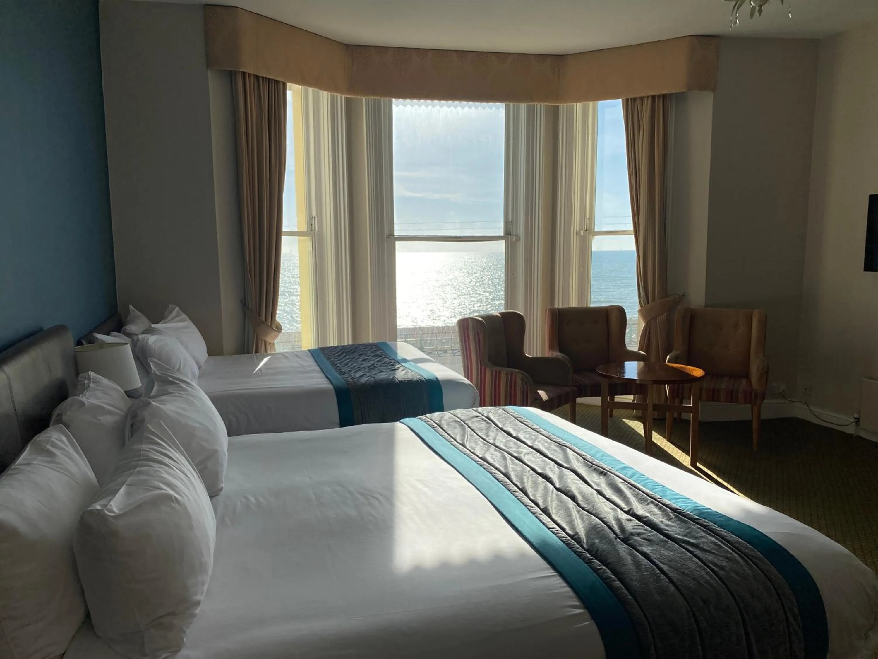 Bedroom, Bed in Queens Hotel & Spa