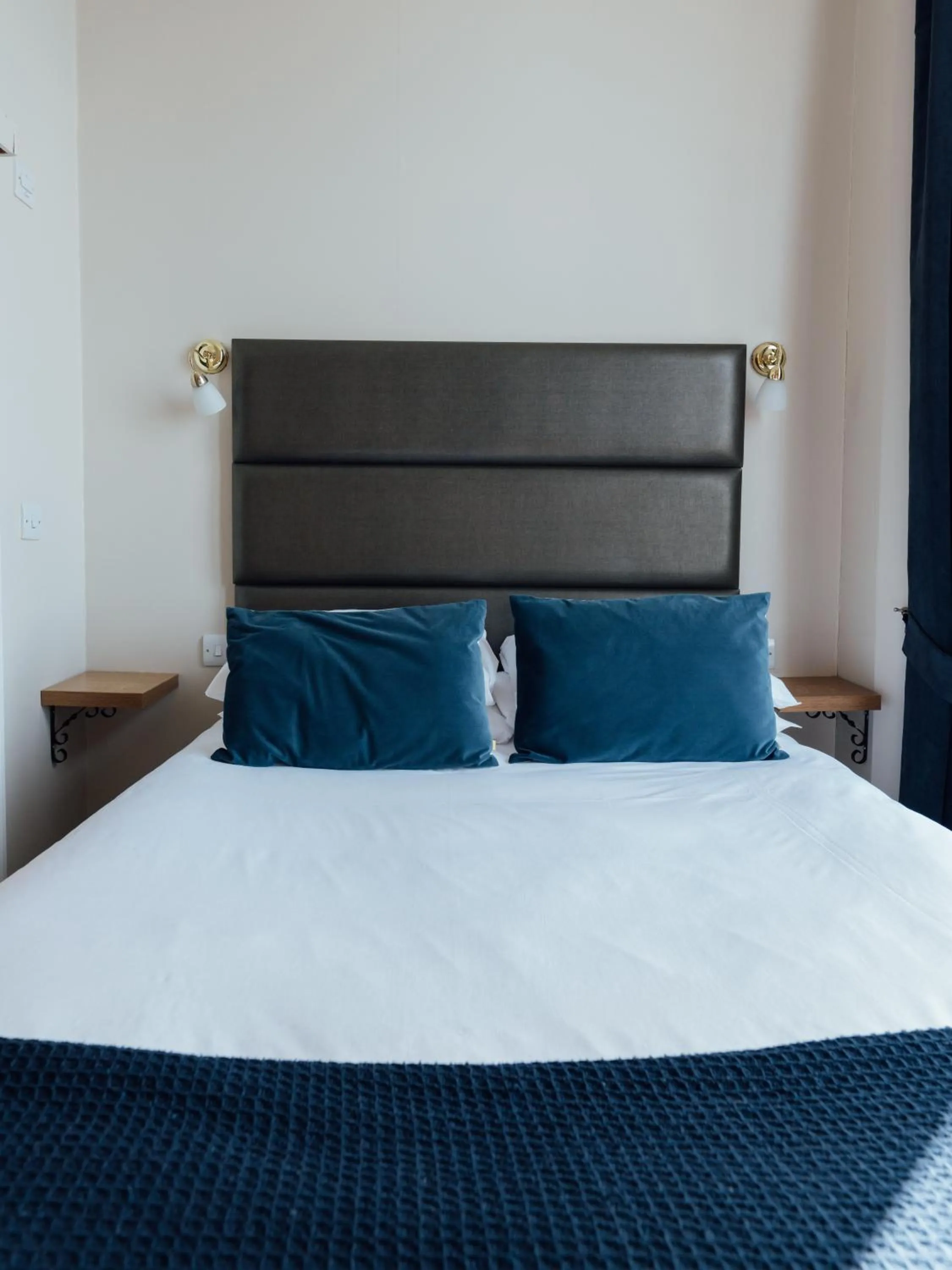 Bed in Queens Hotel & Spa