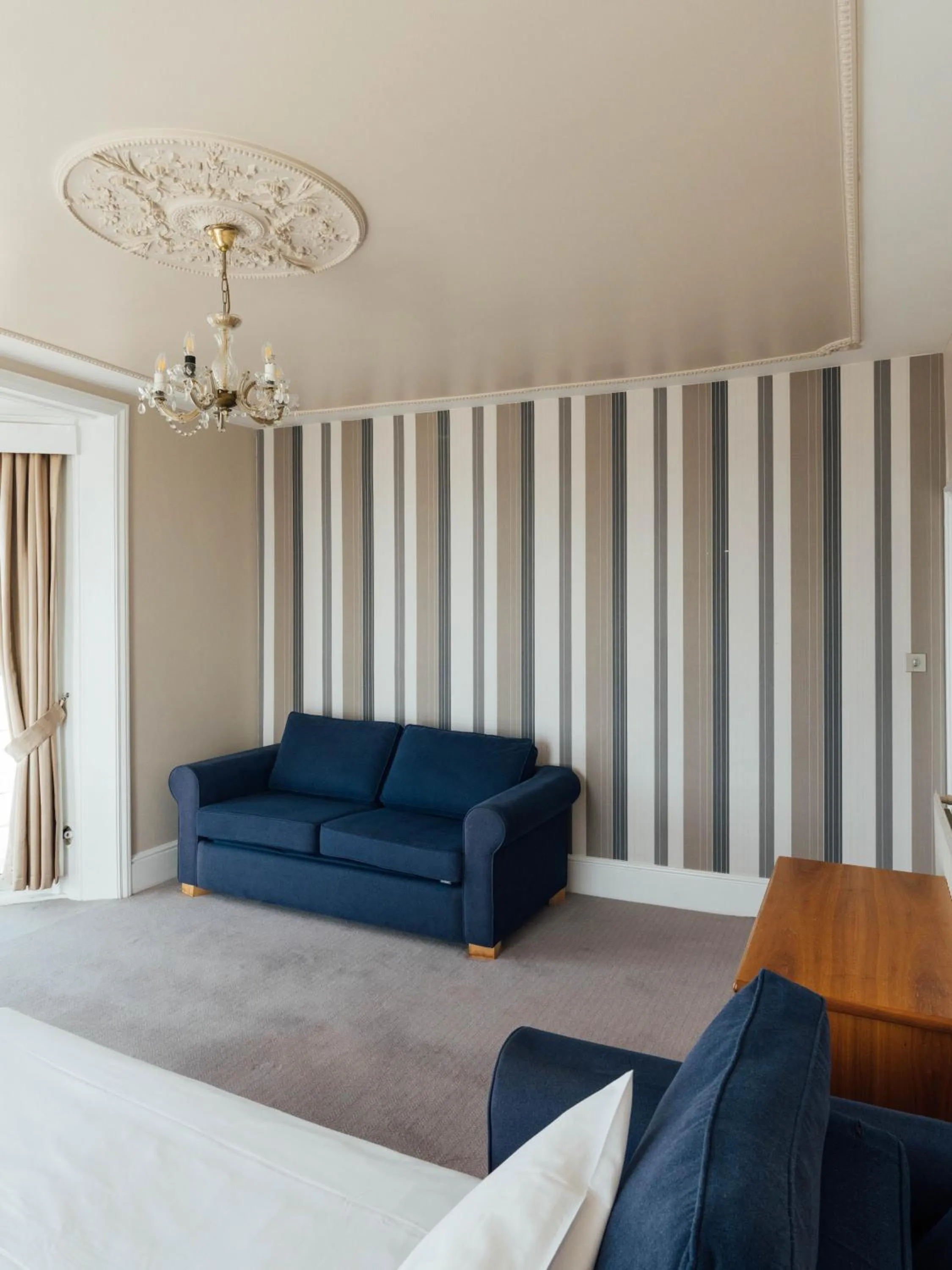 Bed in Queens Hotel & Spa