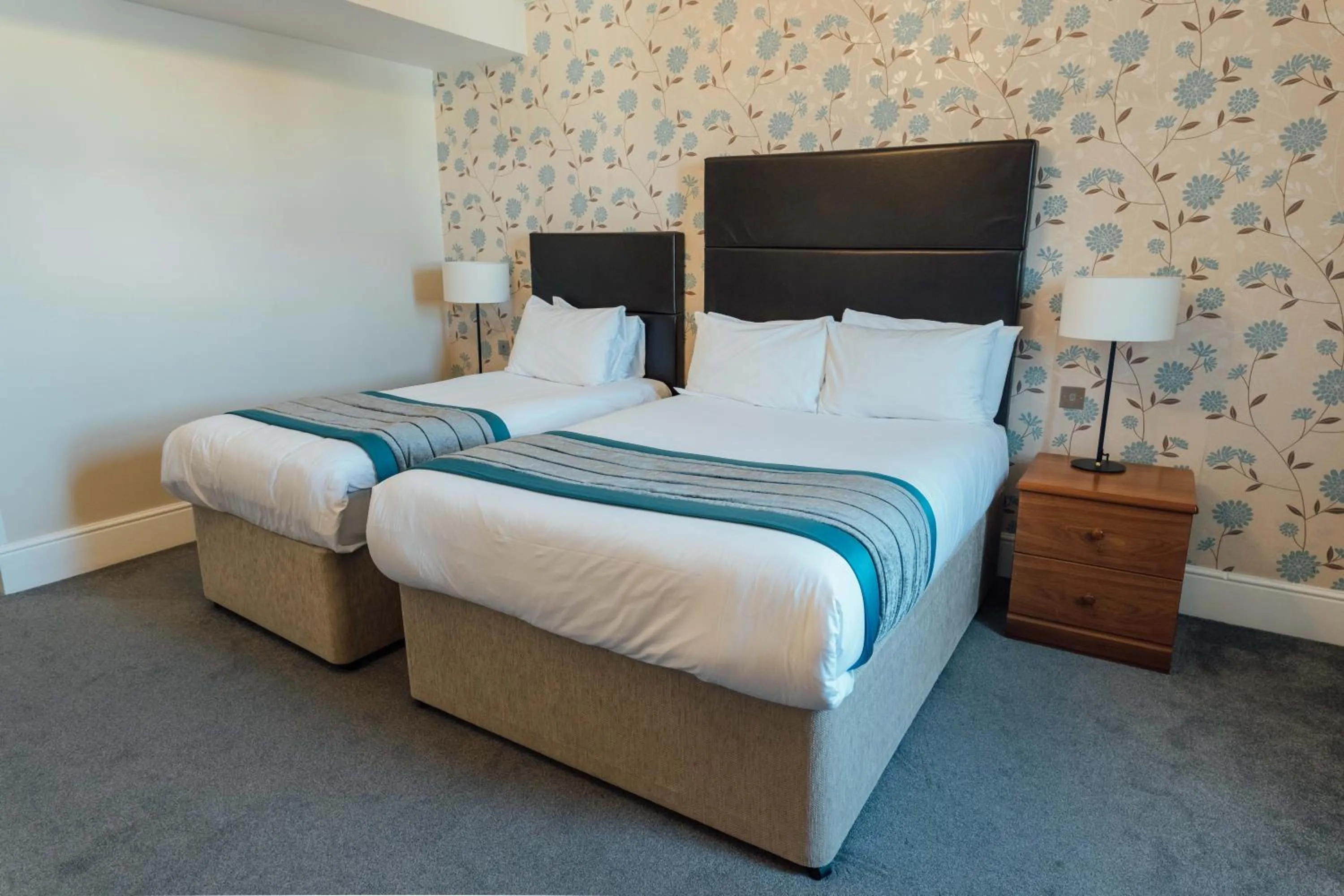 Bed in Queens Hotel & Spa