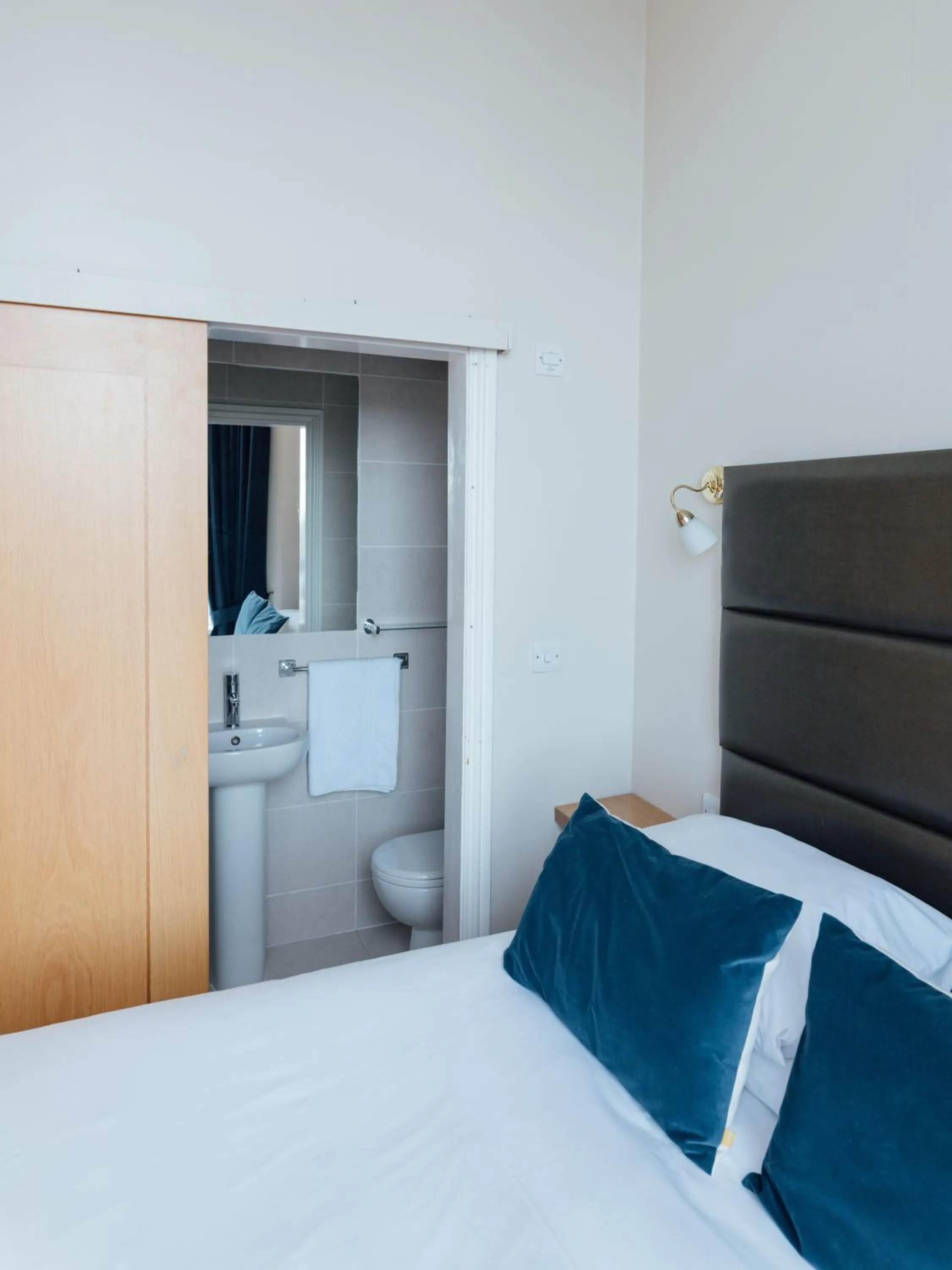 Bed in Queens Hotel & Spa