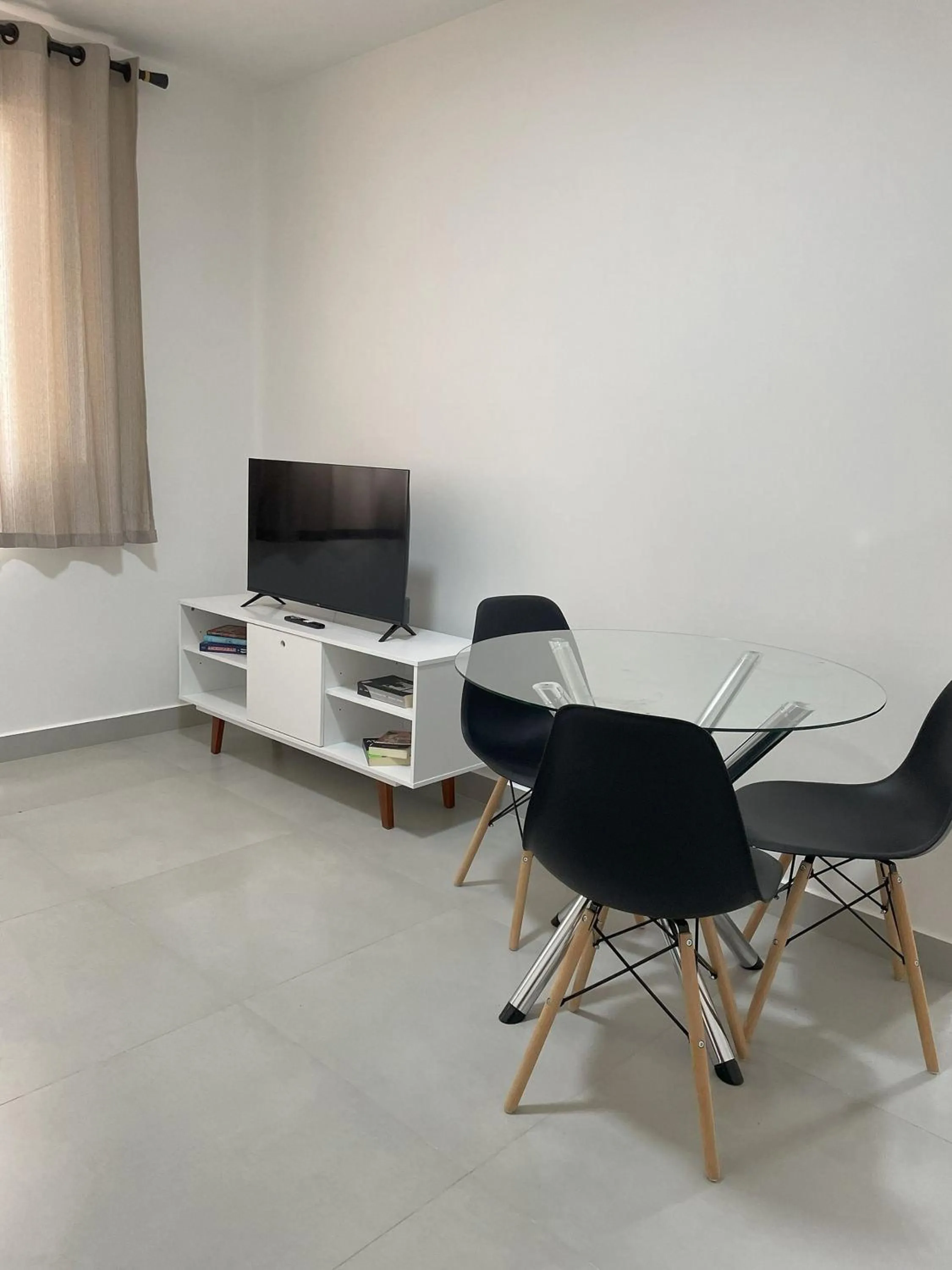 Communal lounge/ TV room in Ed Casablanca proximo a Av T63 shopping e parque
