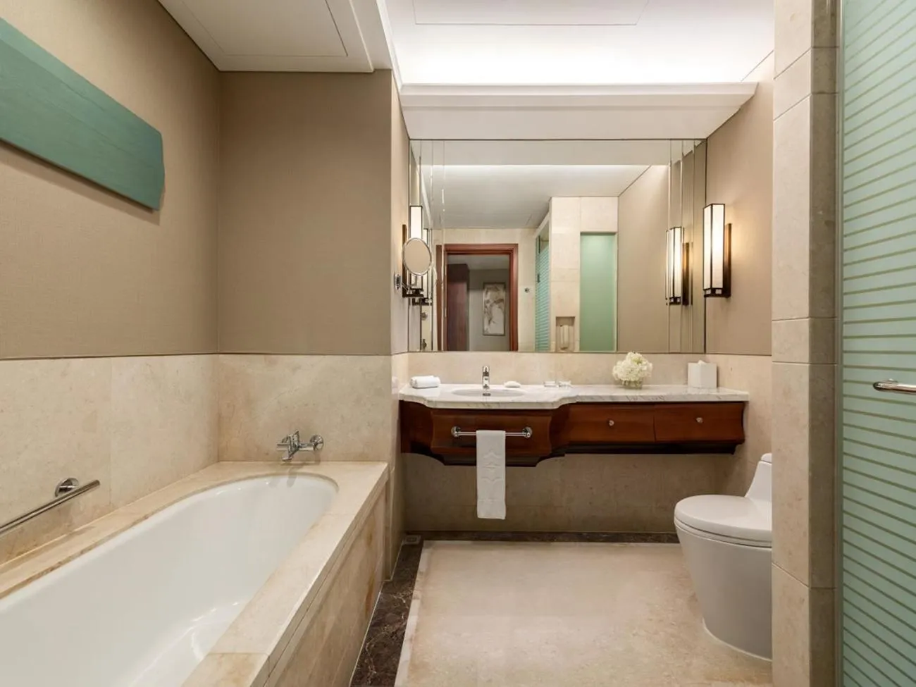 Toilet in Shangri-La Qinhuangdao