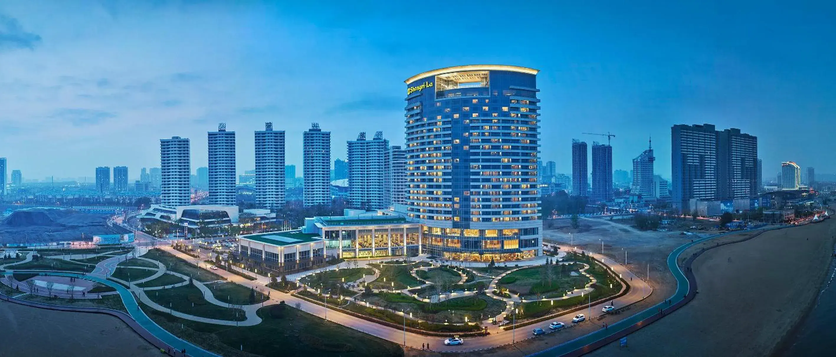 Property building in Shangri-La Qinhuangdao Property building in Shangri-La Qinhuangdao