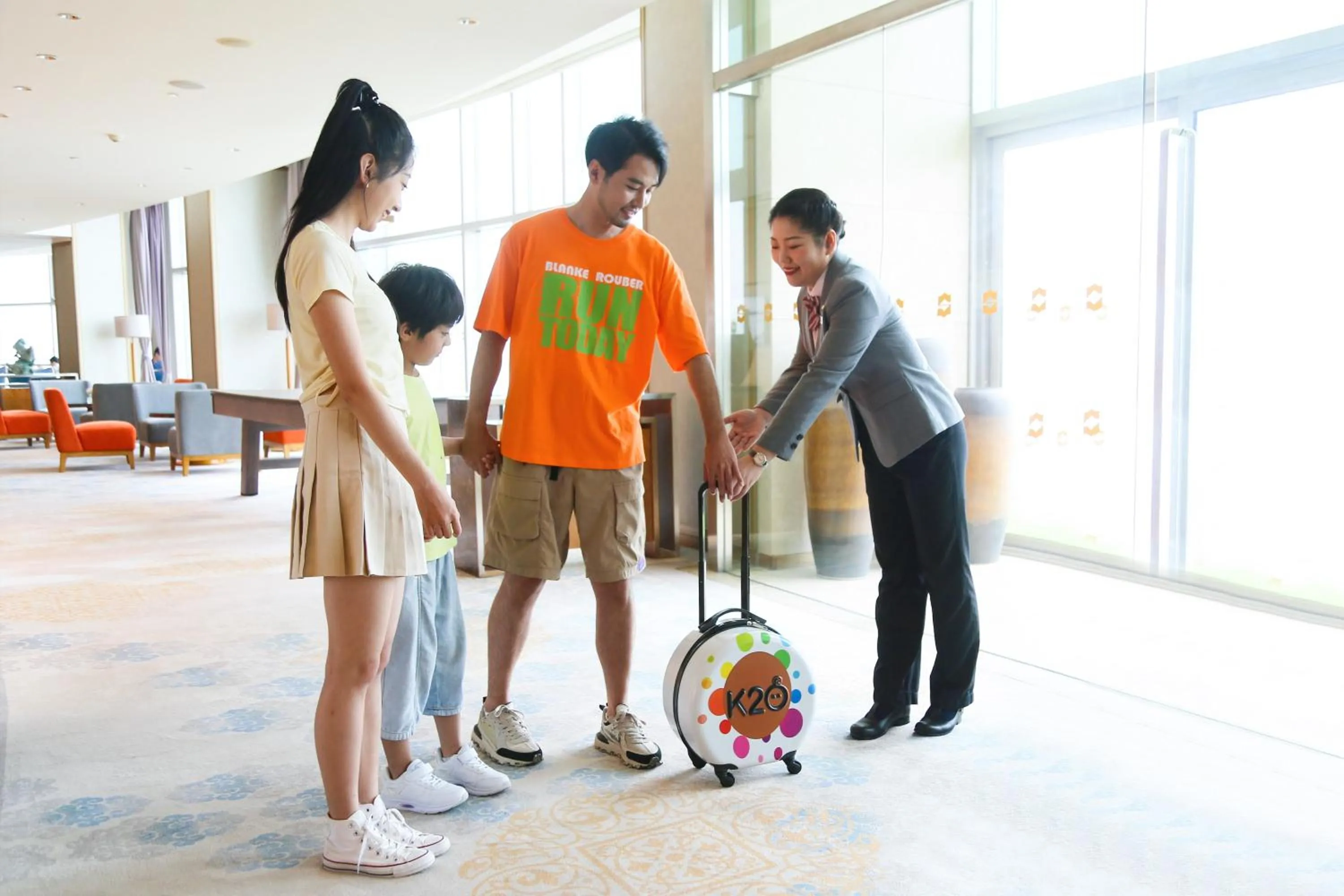 People in Shangri-La Qinhuangdao