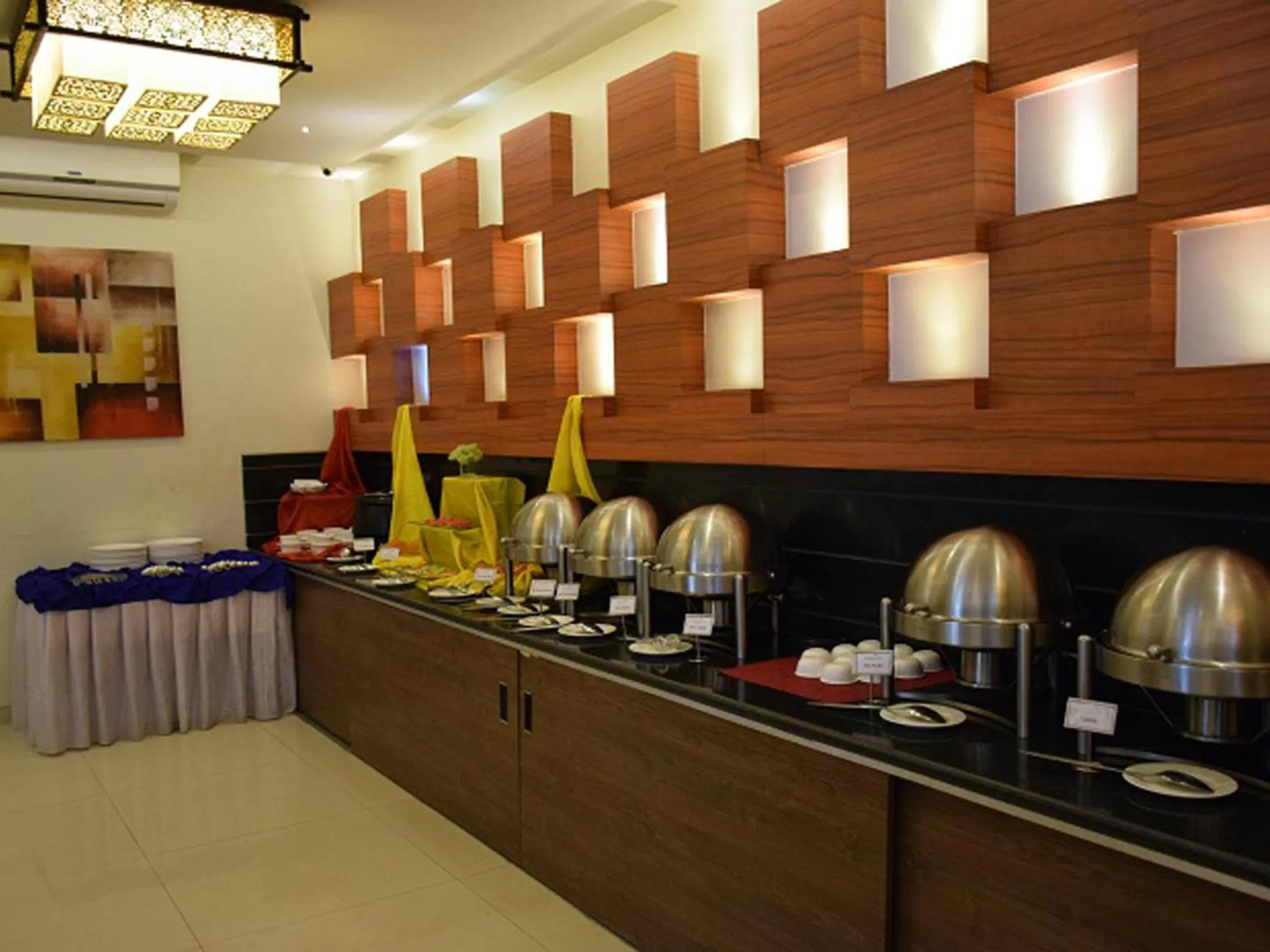 Dining area in Hotel Sai Jashan Shirdi - Where blessings & comfort meet
