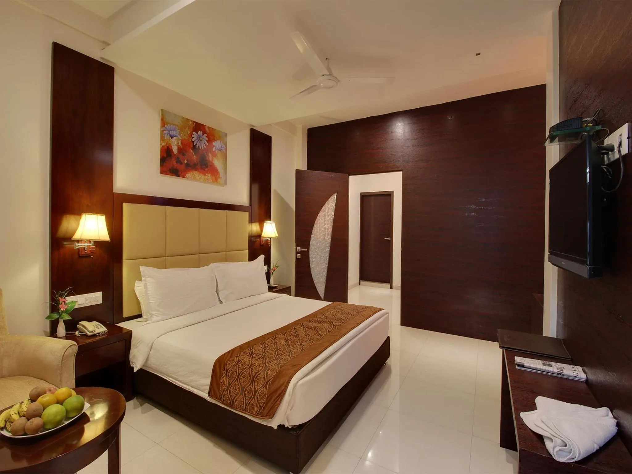 Bedroom, Bed in Hotel Sai Jashan Shirdi - Where blessings & comfort meet