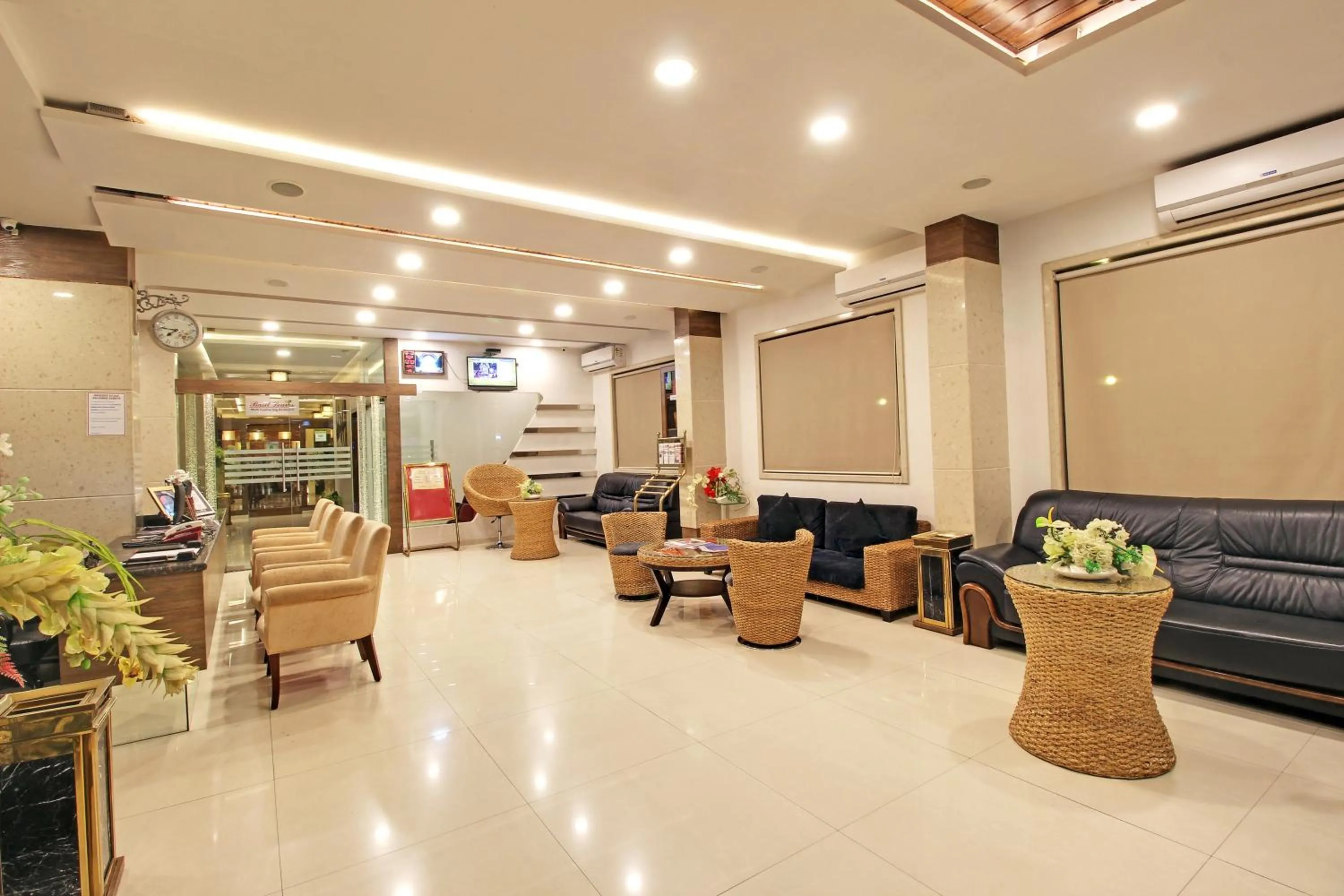 Lobby or reception in Hotel Sai Jashan Shirdi - Where blessings & comfort meet