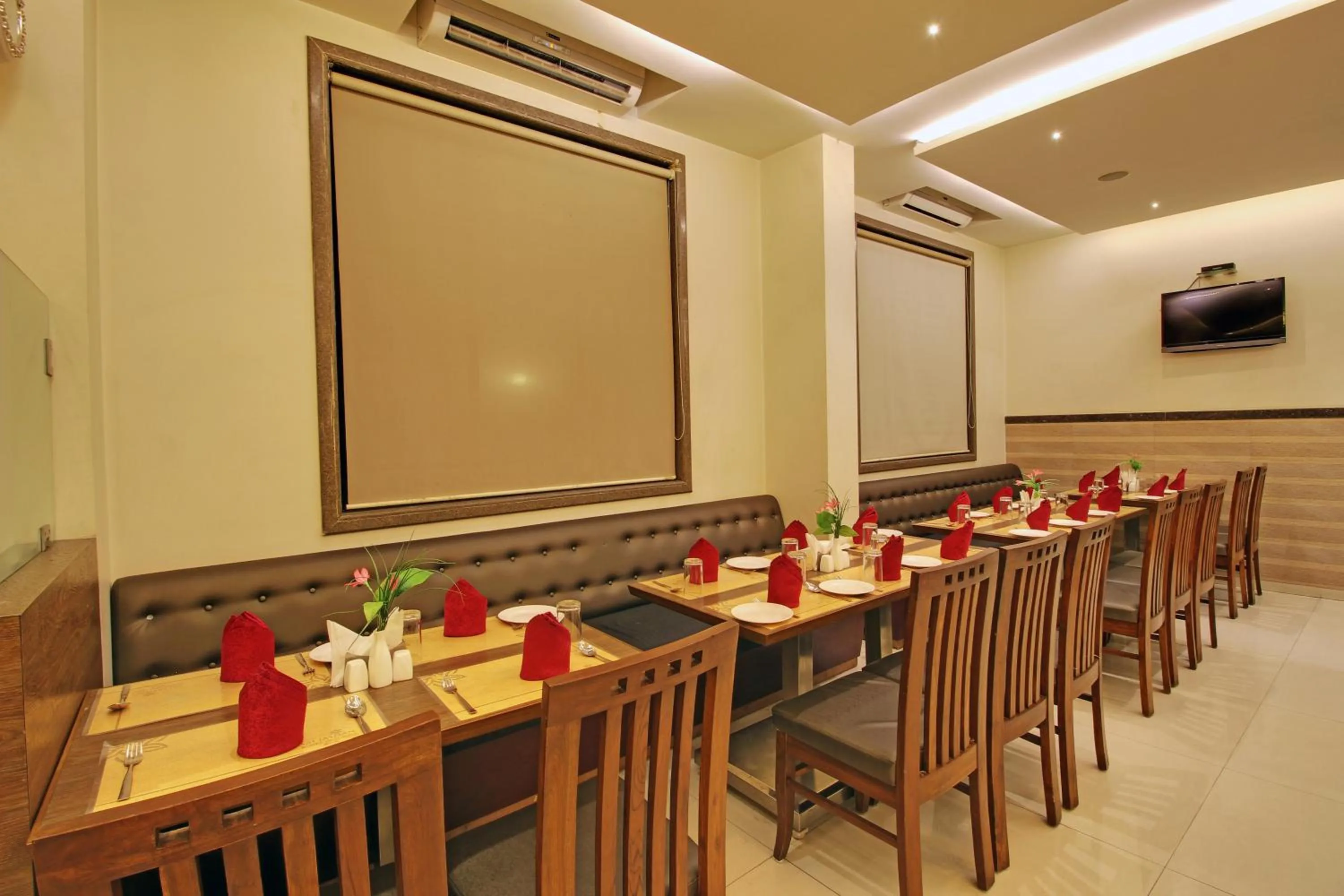 Restaurant/places to eat in Hotel Sai Jashan Shirdi - Where blessings & comfort meet
