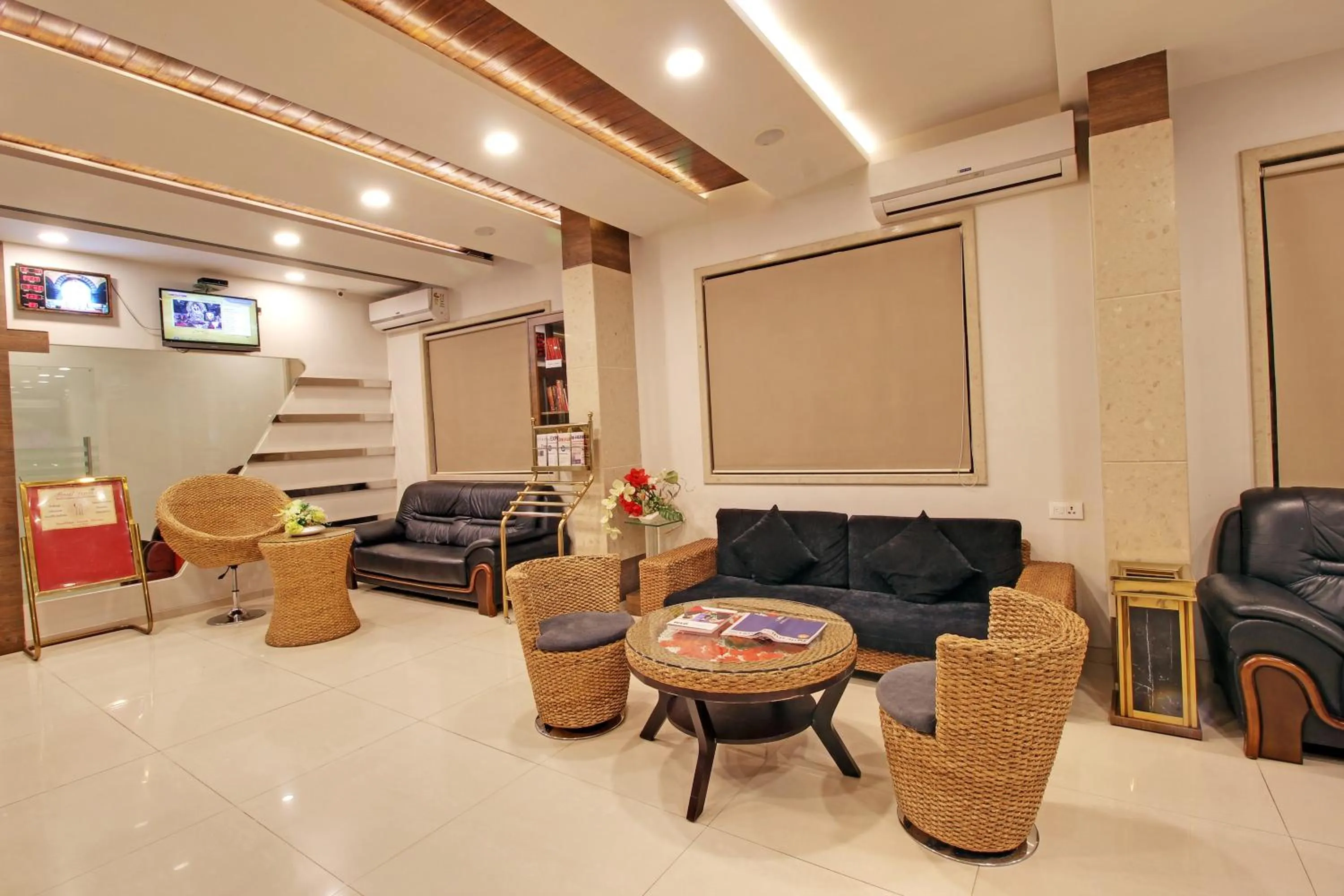 Lobby or reception in Hotel Sai Jashan Shirdi - Where blessings & comfort meet
