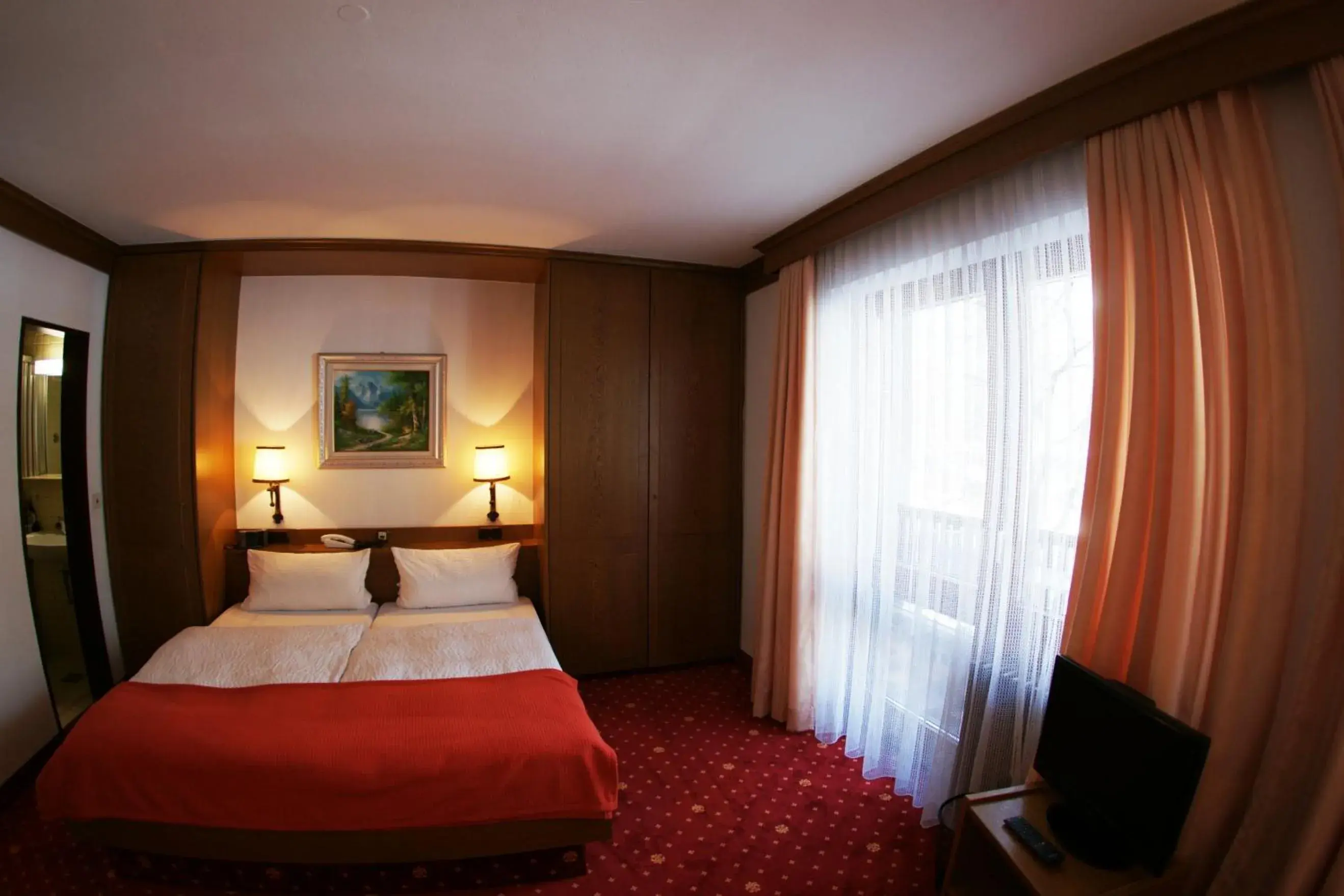 Comfort Double Room with Balcony in Hotel St. Georg Comfort Double Room with Balcony in Hotel St. Georg