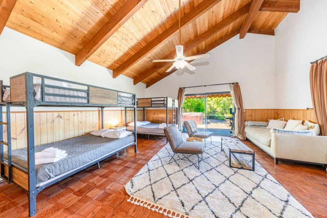 Bed in Yosemite Cowboy Cabin