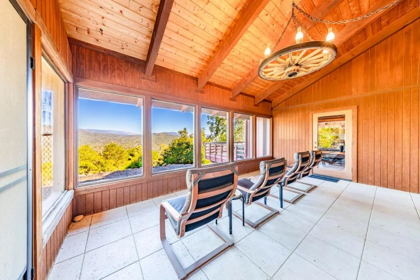 Natural landscape in Yosemite Cowboy Cabin