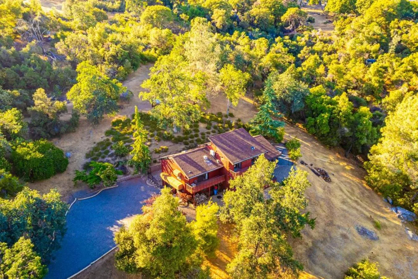 Property building in Yosemite Cowboy Cabin