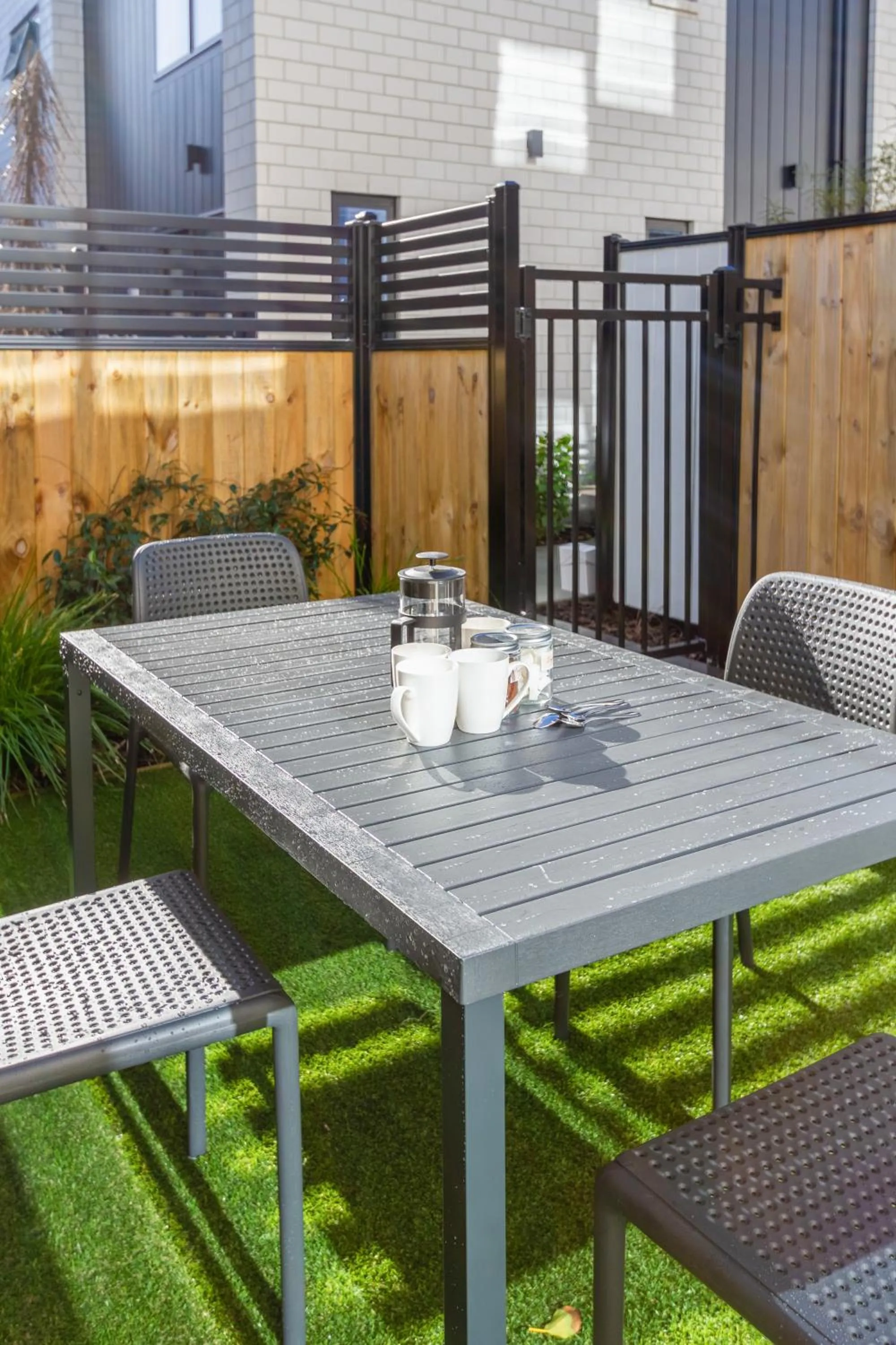 Modern Townhouse Cashel Street 2 bed 2 bath