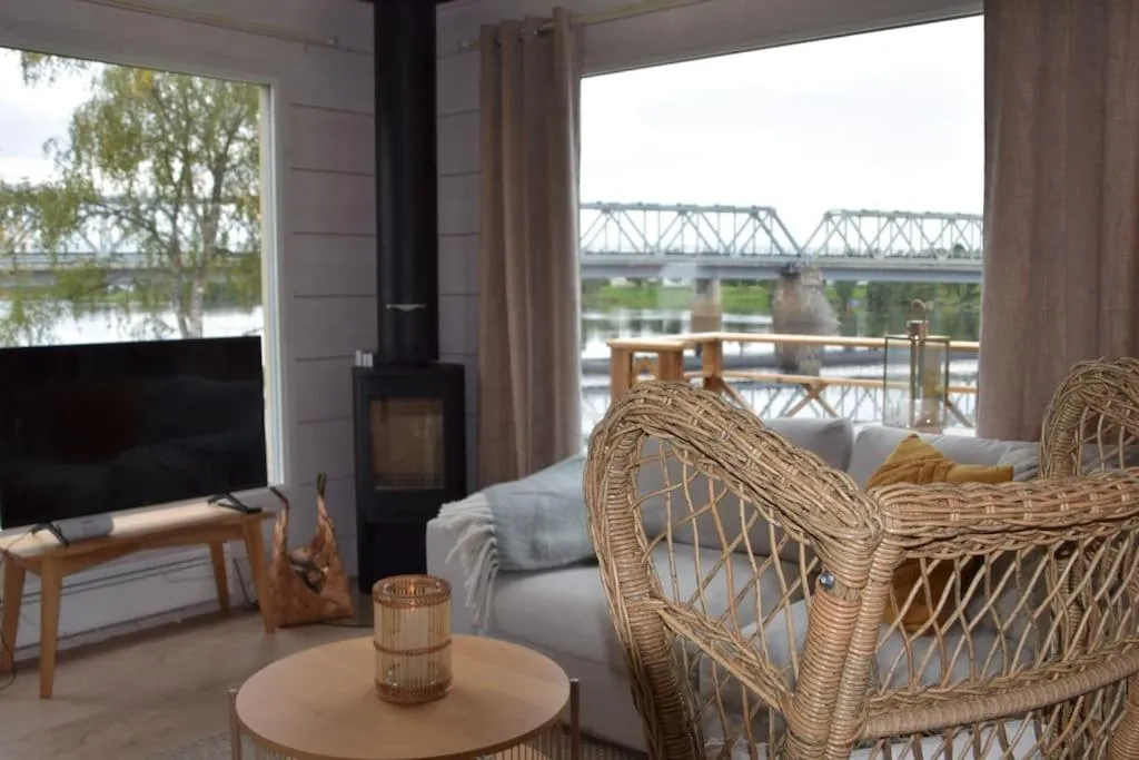 TV and multimedia in Villa Riverside