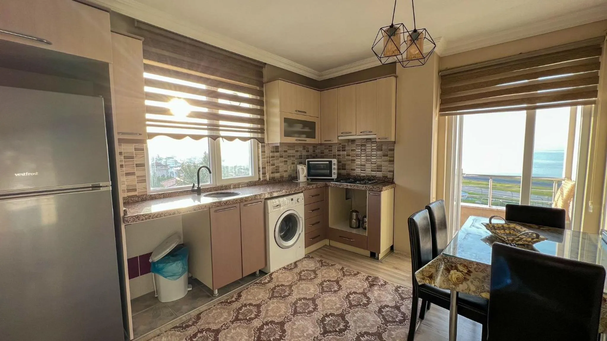 Kitchen or kitchenette in MİLA SUİTE