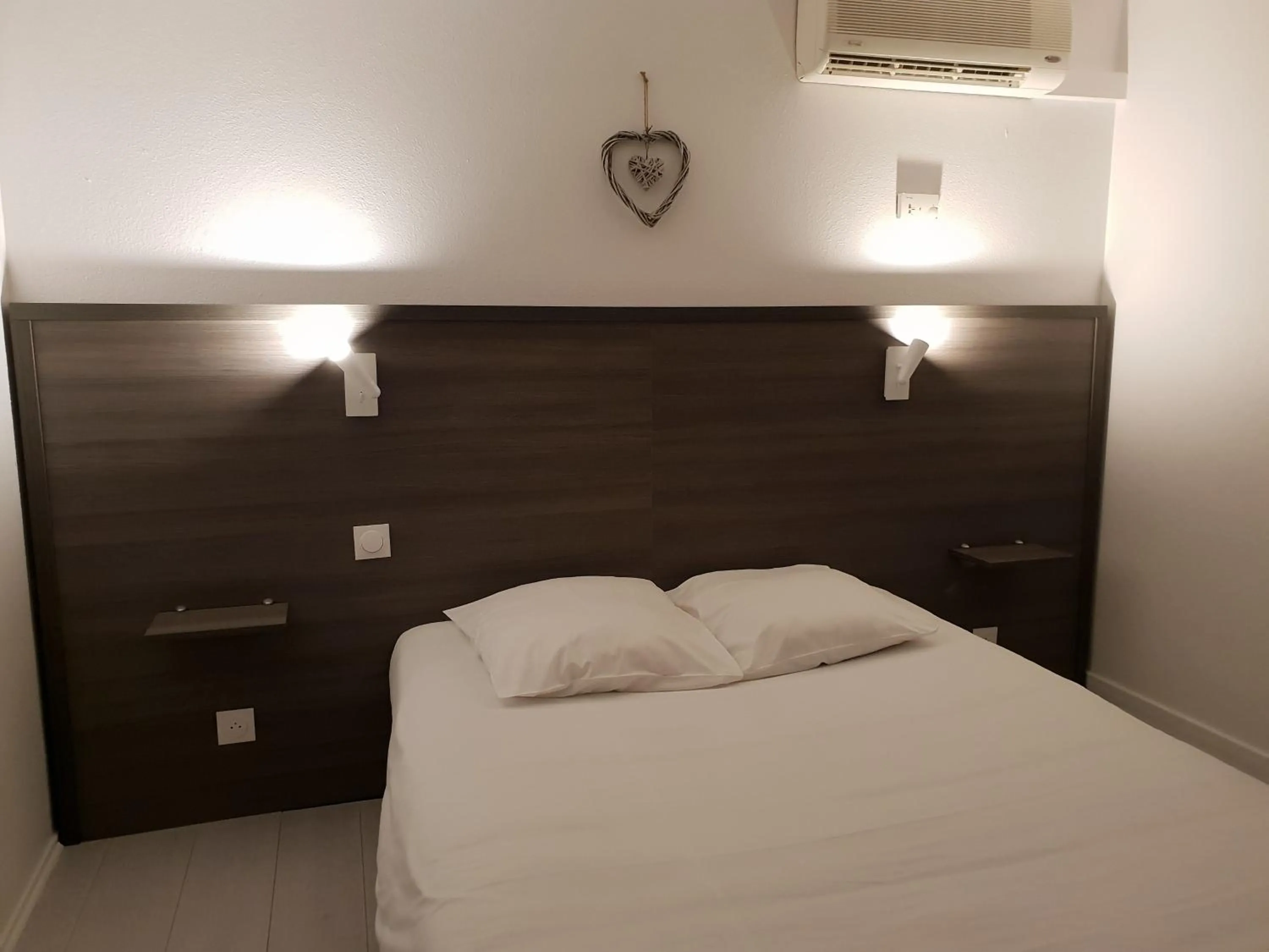 Double Room in Hôtel Althea - Piscine et Sauna