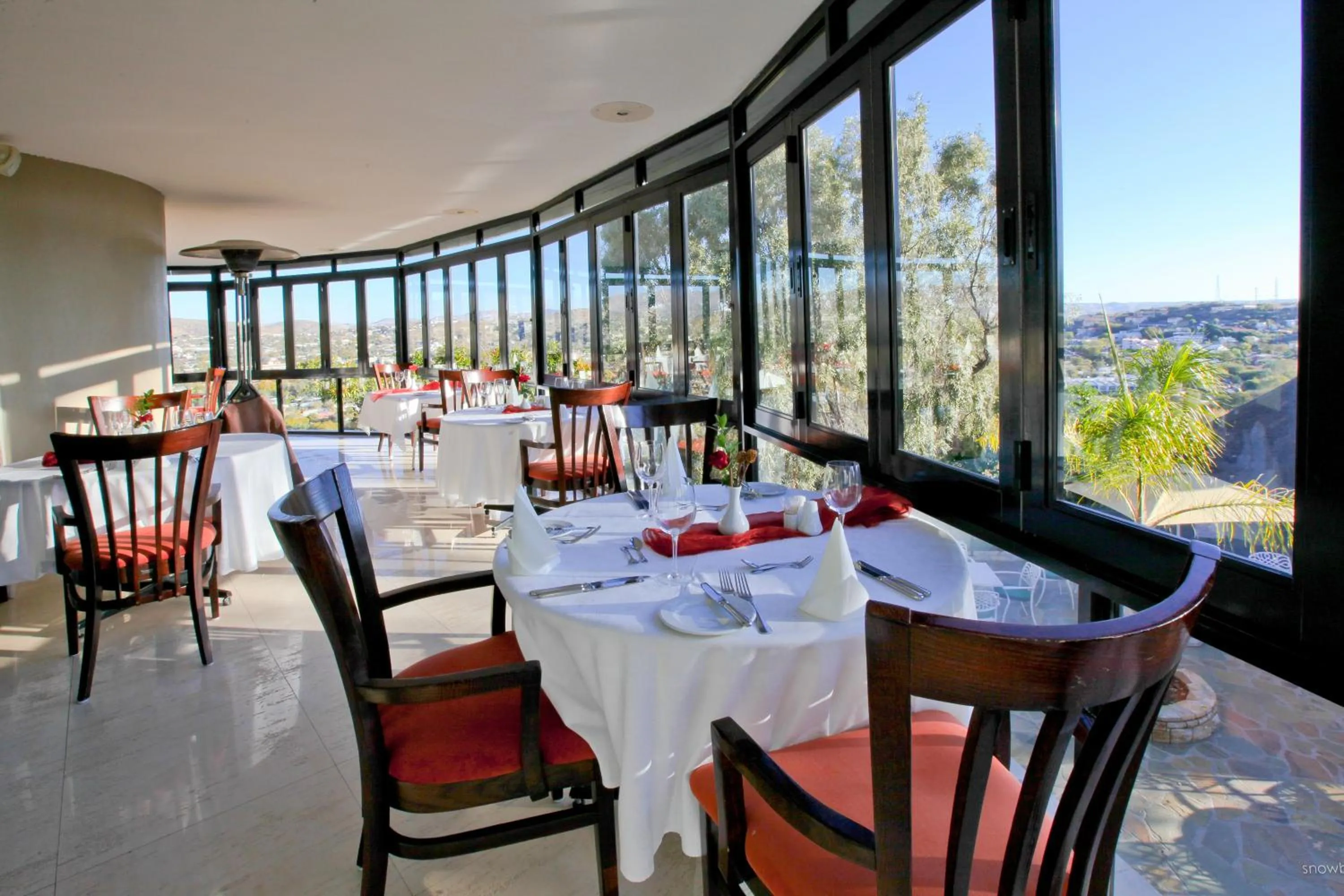 Restaurant/places to eat in Hotel Thule