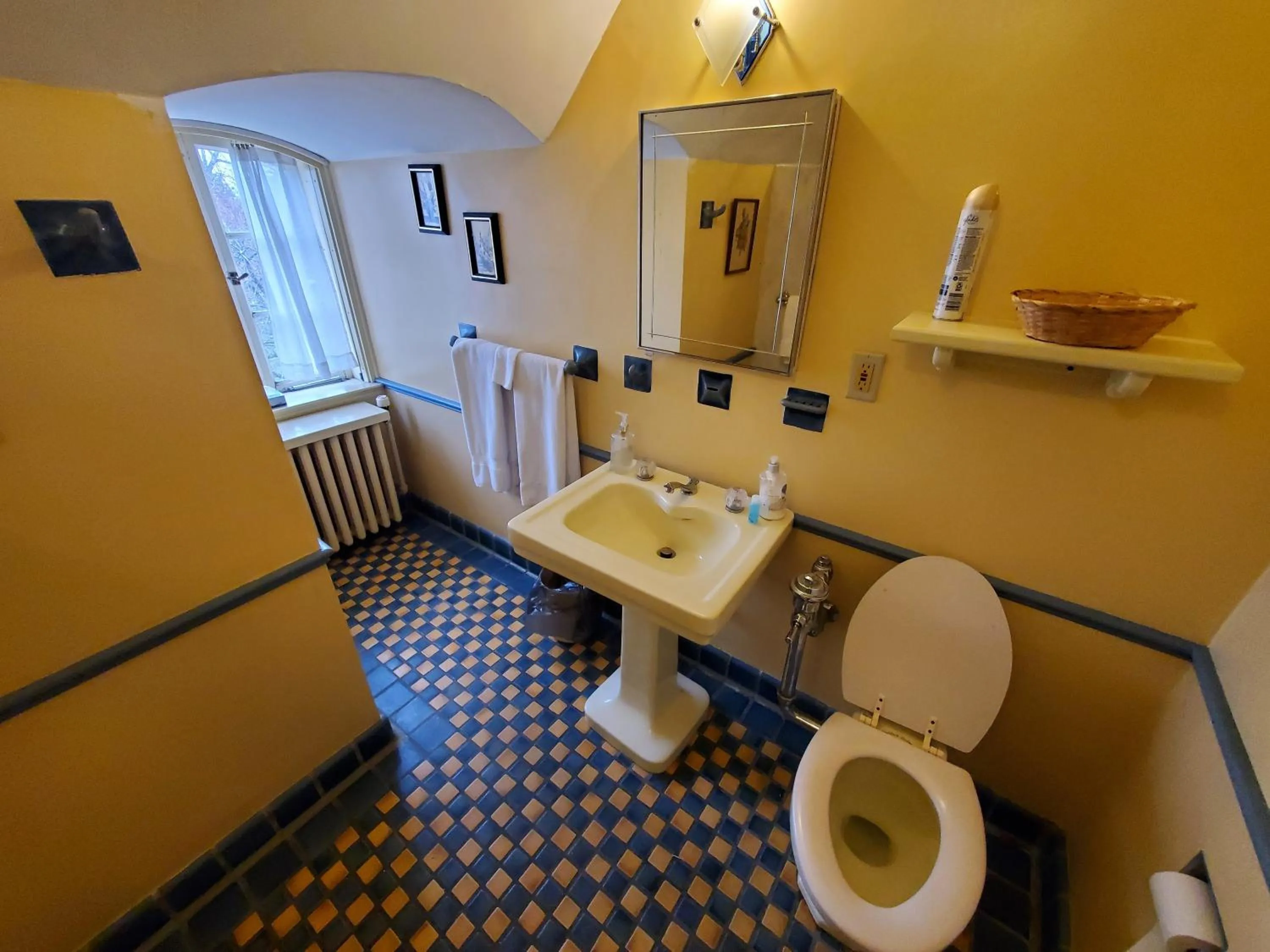 Montague Inn Bed & Breakfast