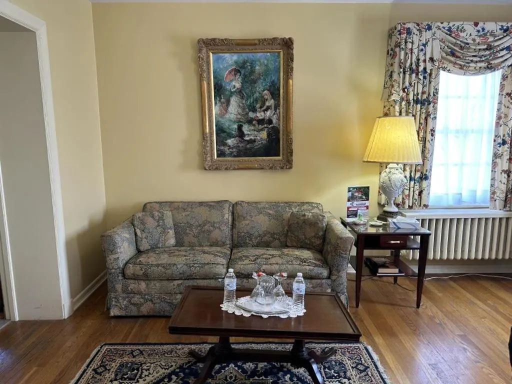 Montague Inn Bed & Breakfast