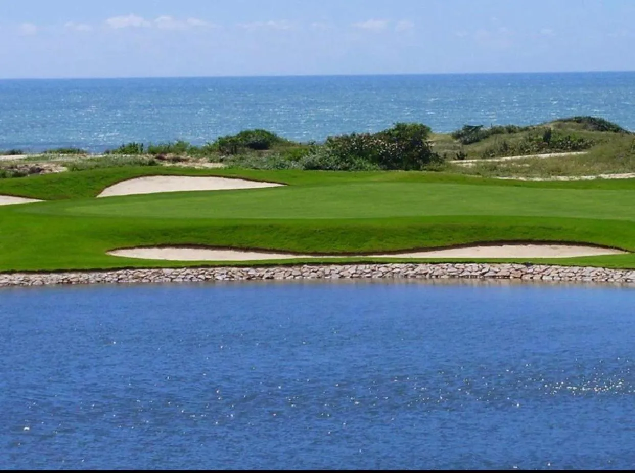 Dom Pedro Laguna Beach Resort & Golf