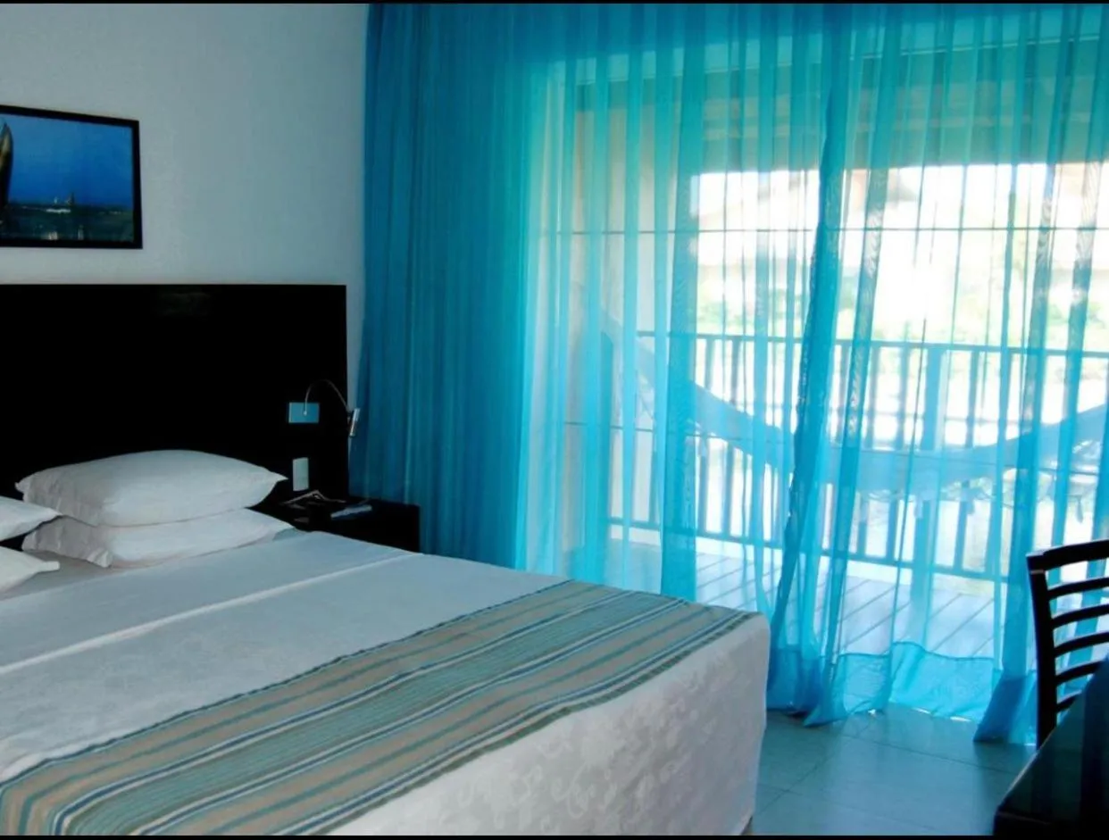 Dom Pedro Laguna Beach Resort & Golf