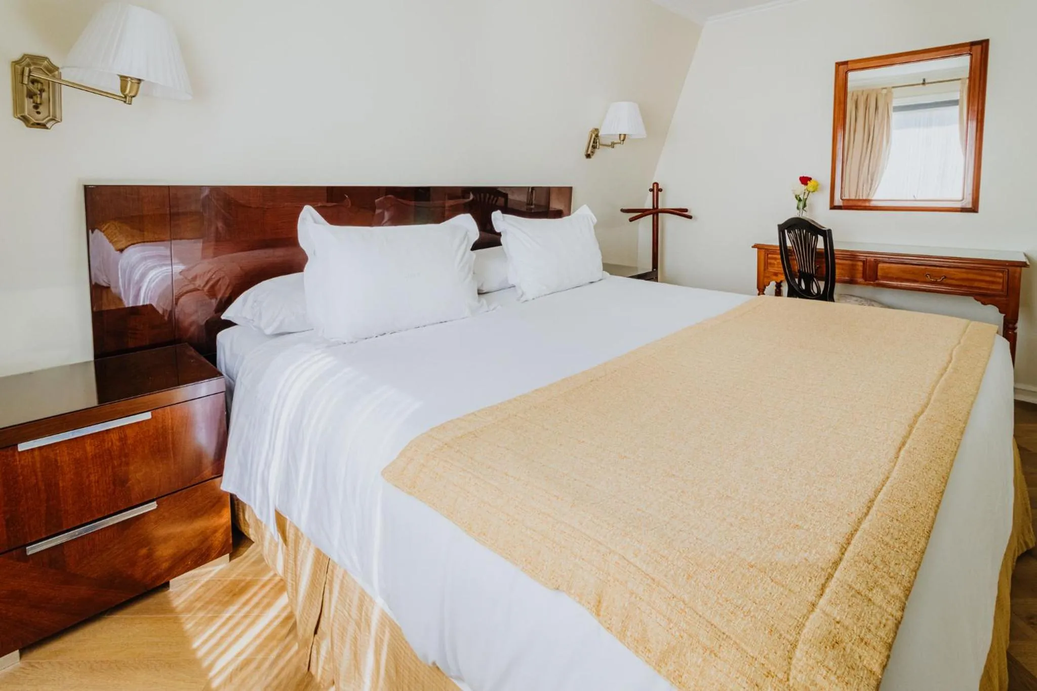 Photo of the whole room, Bed in Orly Suites