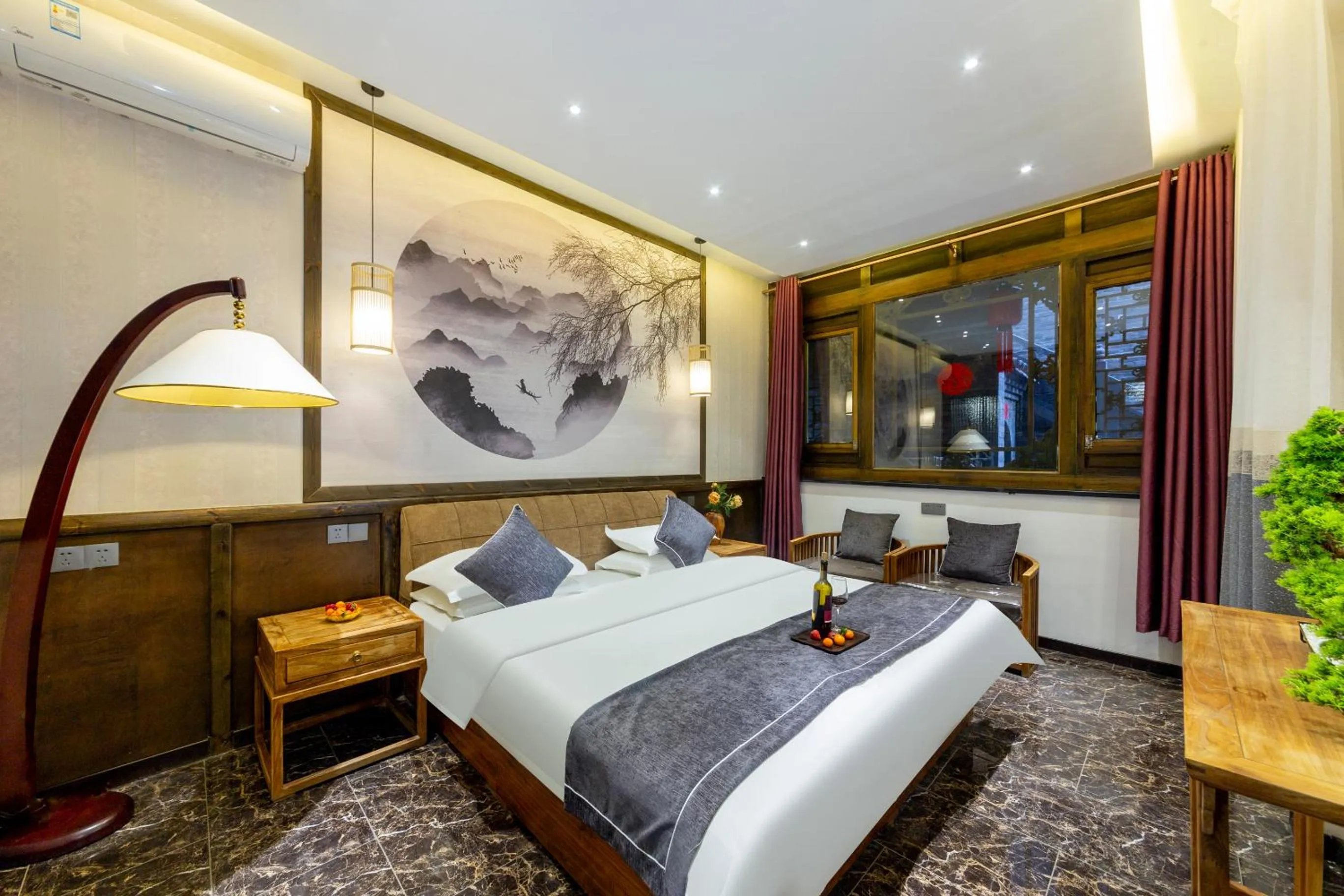 Bed in Pingyao Harmony Hotel