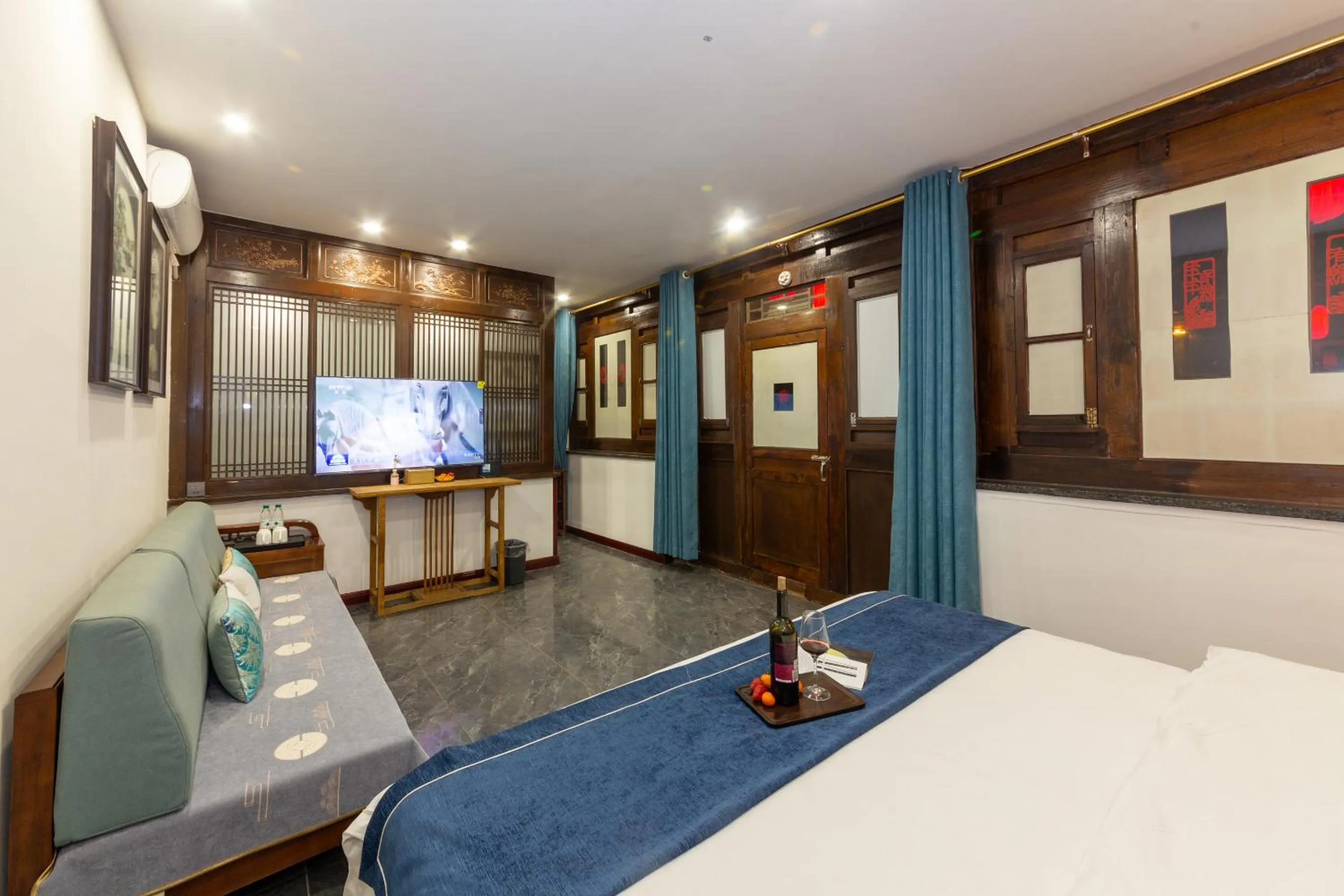 Photo of the whole room, Bed in Pingyao Harmony Hotel