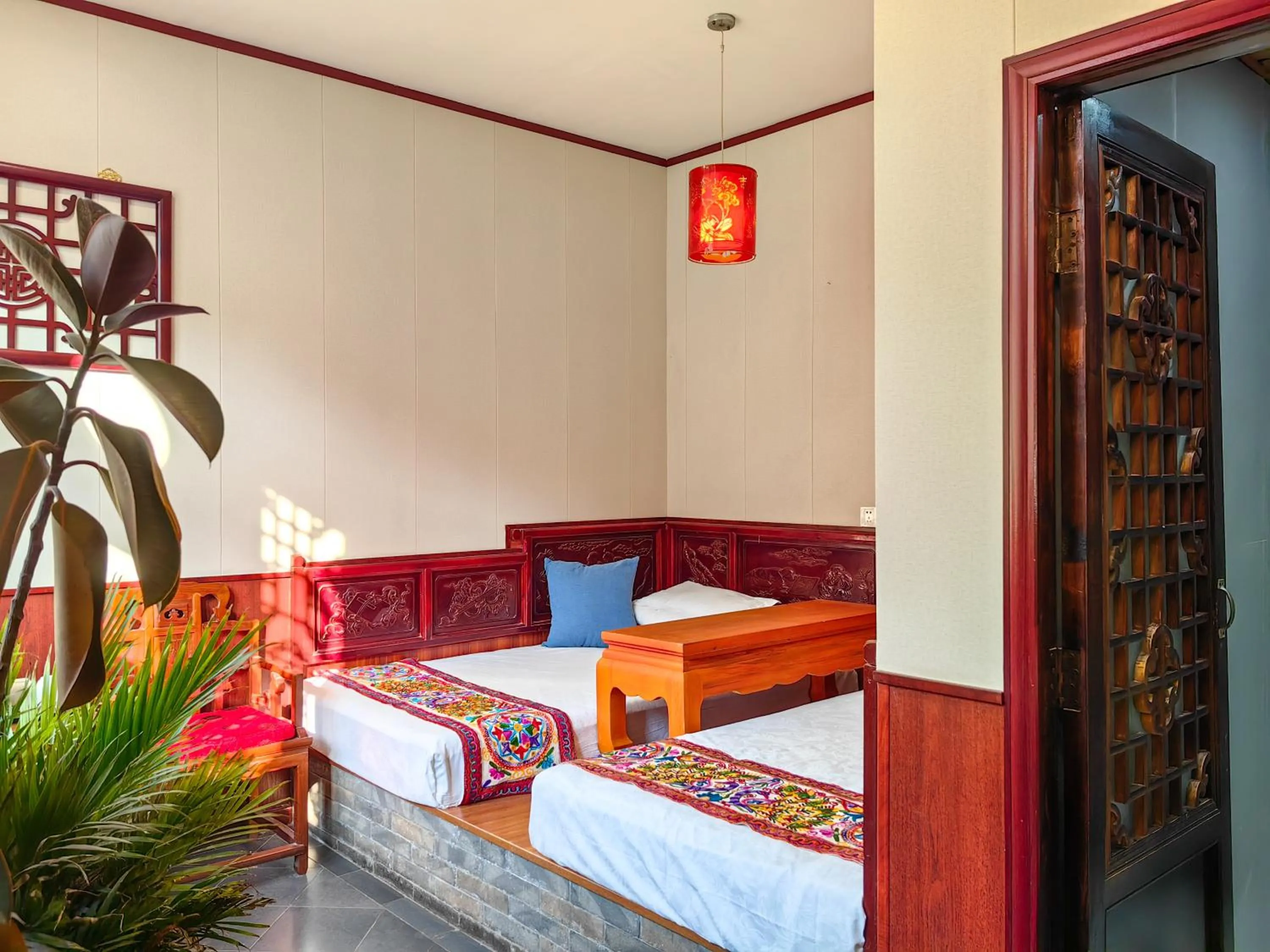 Bed in Pingyao Harmony Hotel