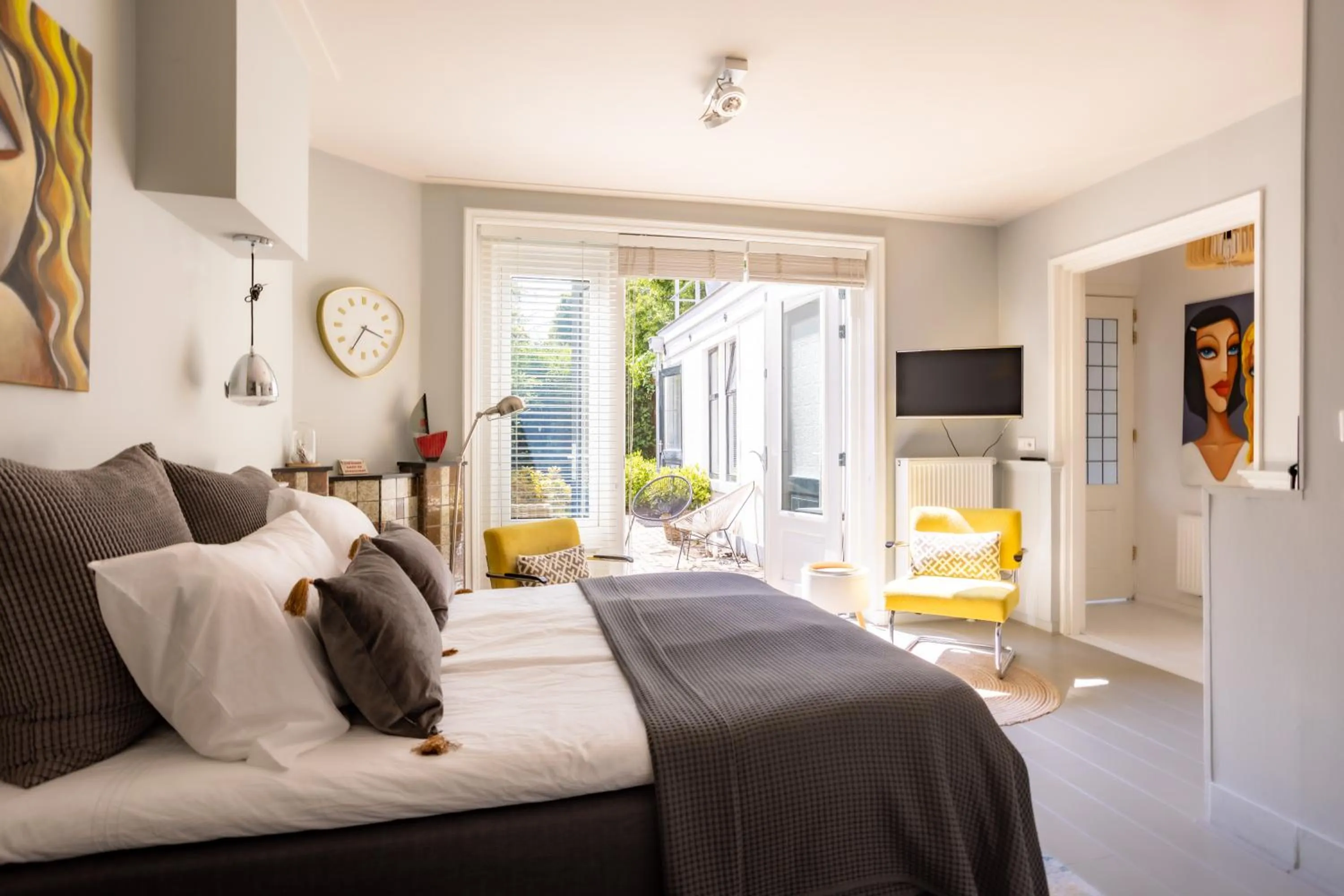 Bed in Stadslogement Westersingel