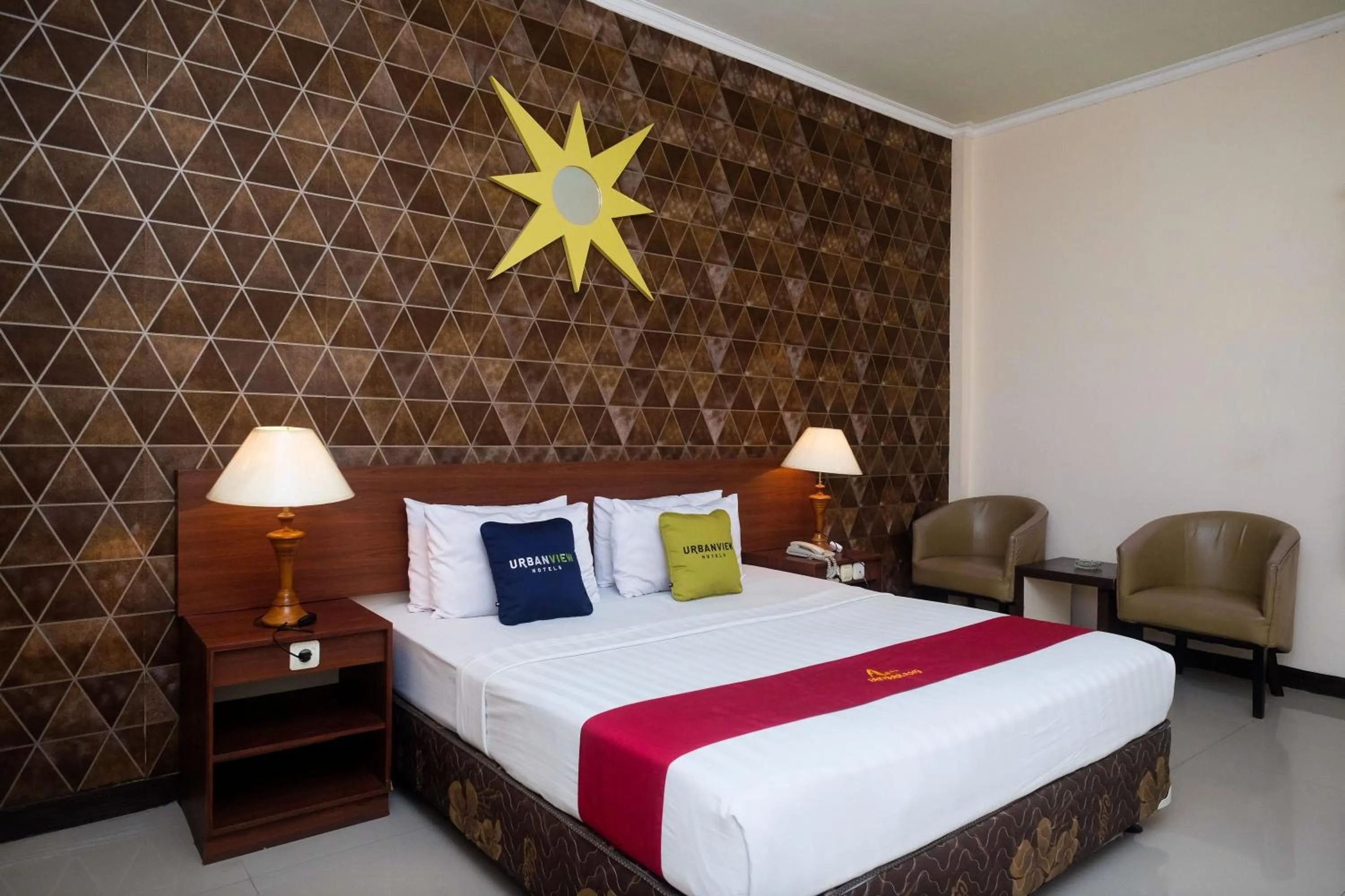 Bed in Urbanview Hotel Anggraeni Jatibarang