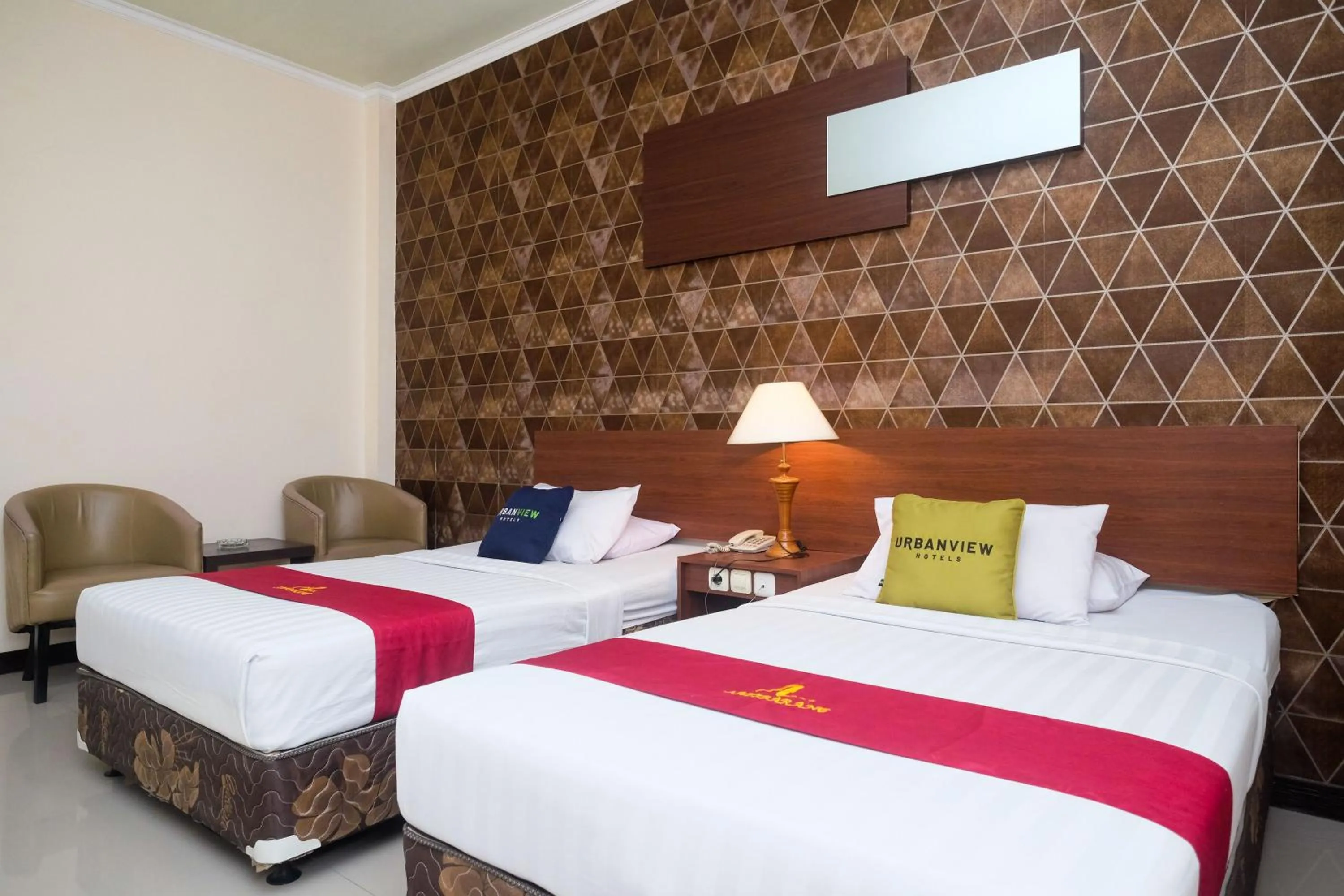 Bed in Urbanview Hotel Anggraeni Jatibarang