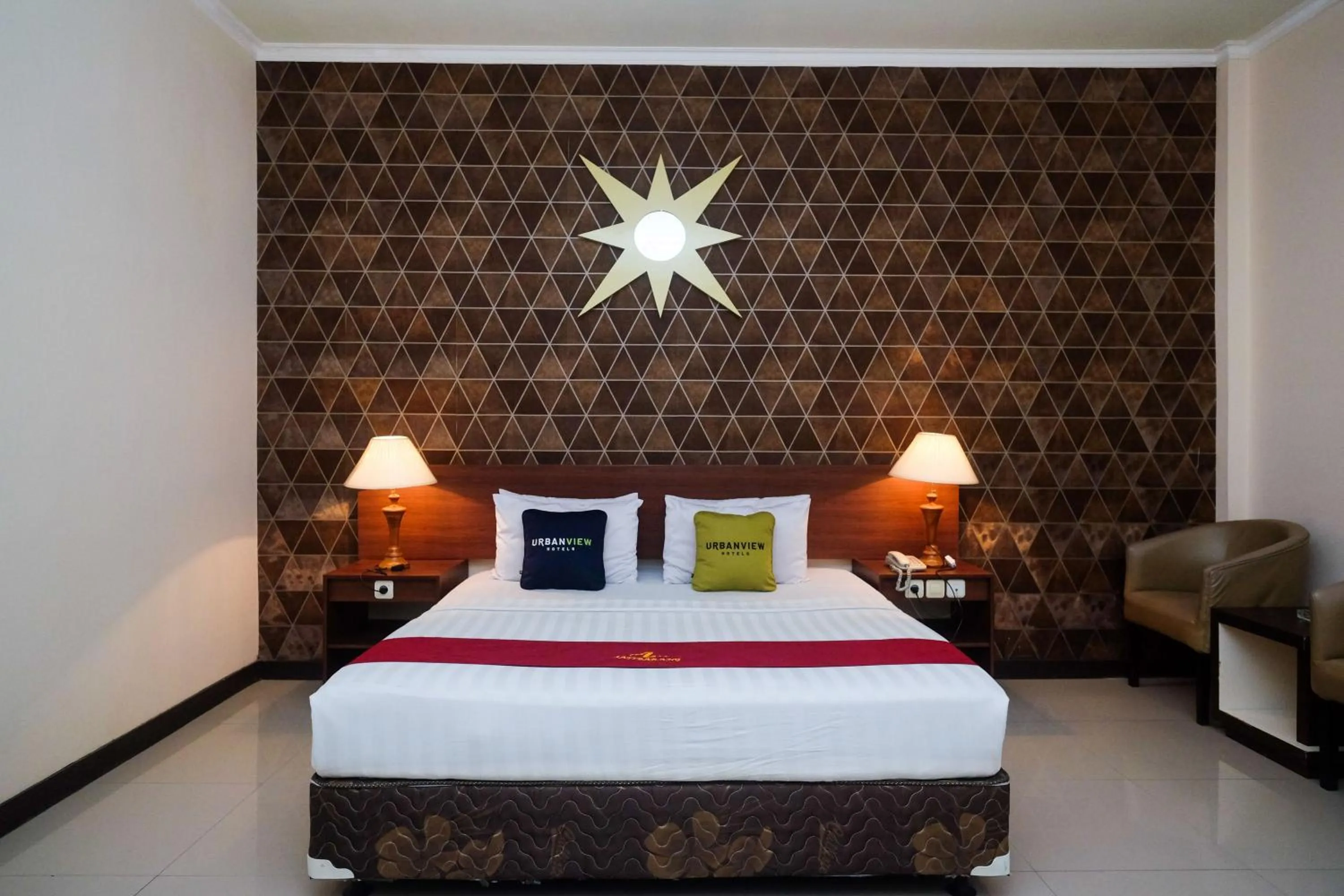 Bed in Urbanview Hotel Anggraeni Jatibarang