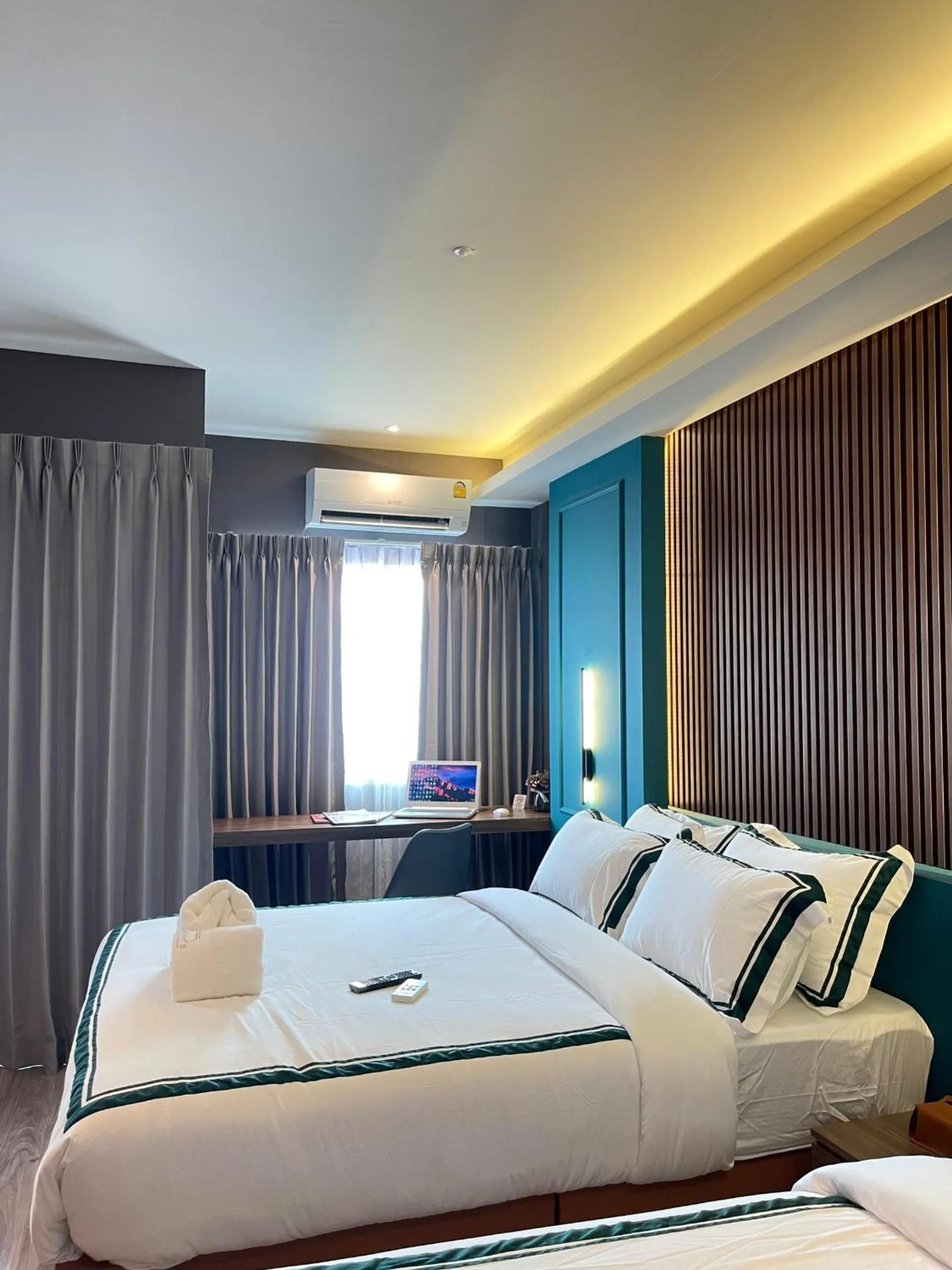 Bed in The Bed's 304