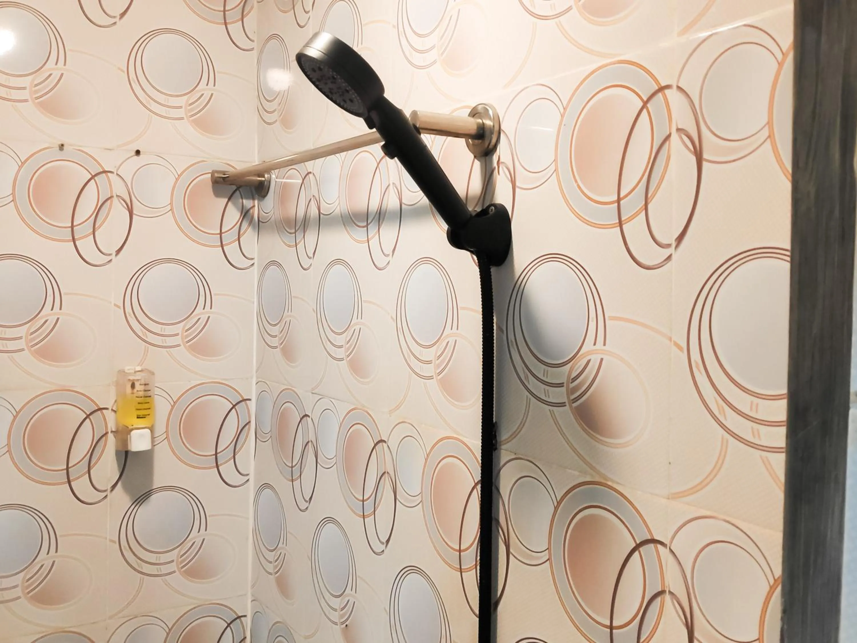 Bathroom in RedDoorz Syariah near Terminal Terpadu Langsa