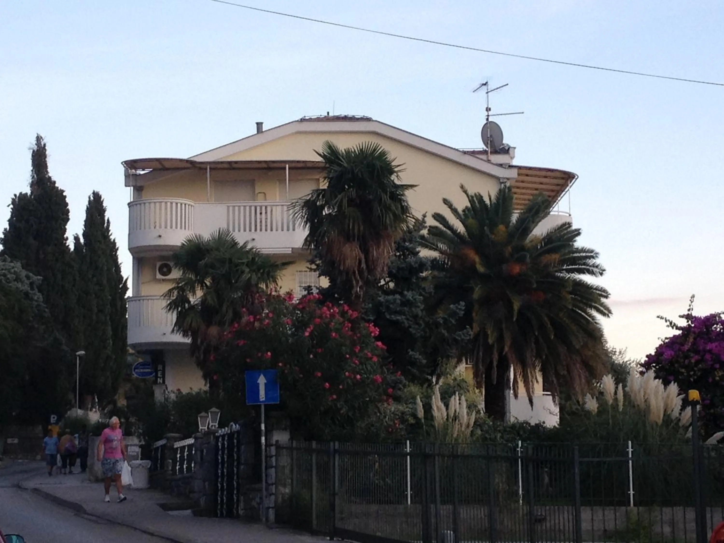 Property building in Apartment Topla