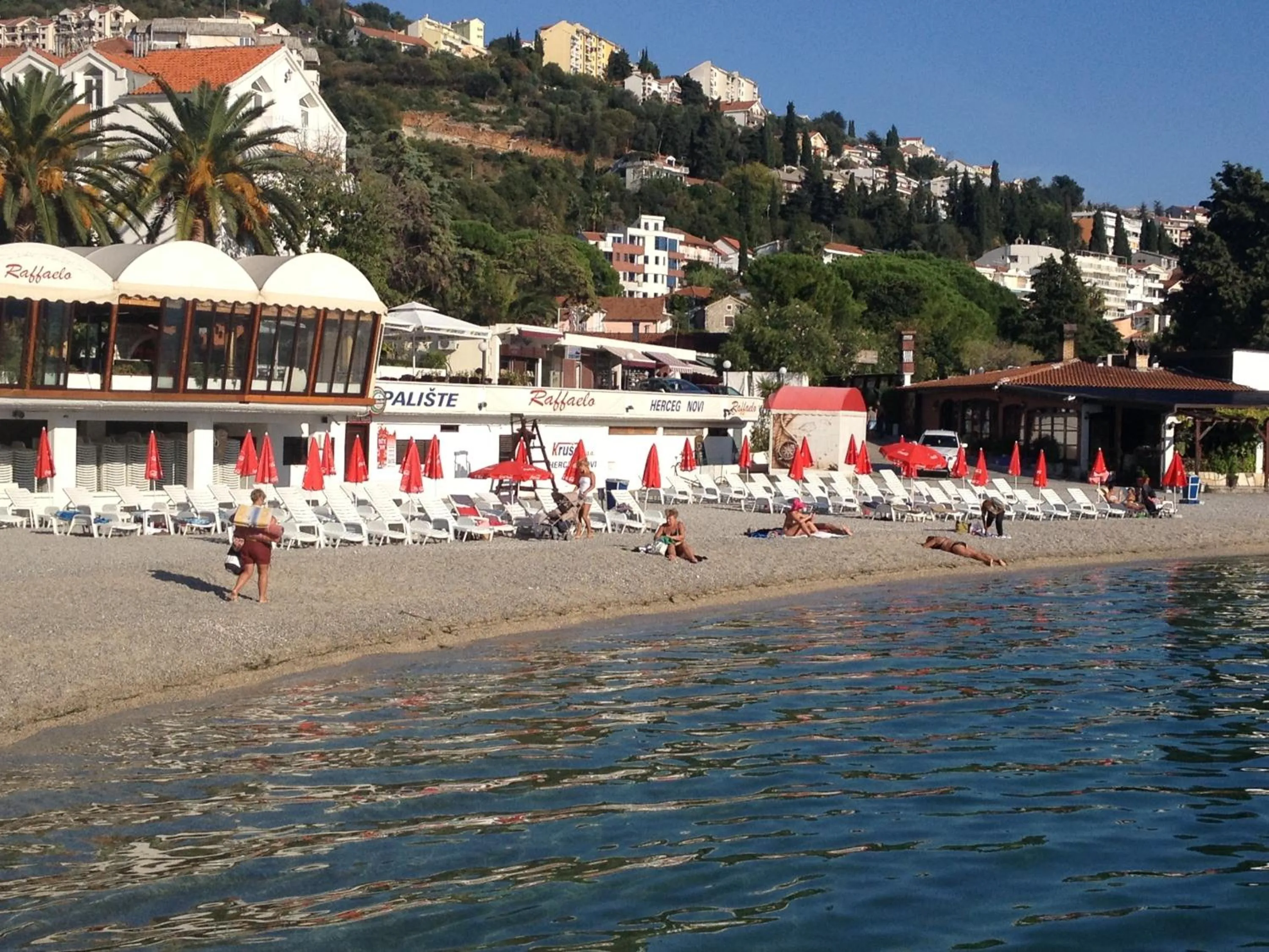 Beach in Apartment Topla