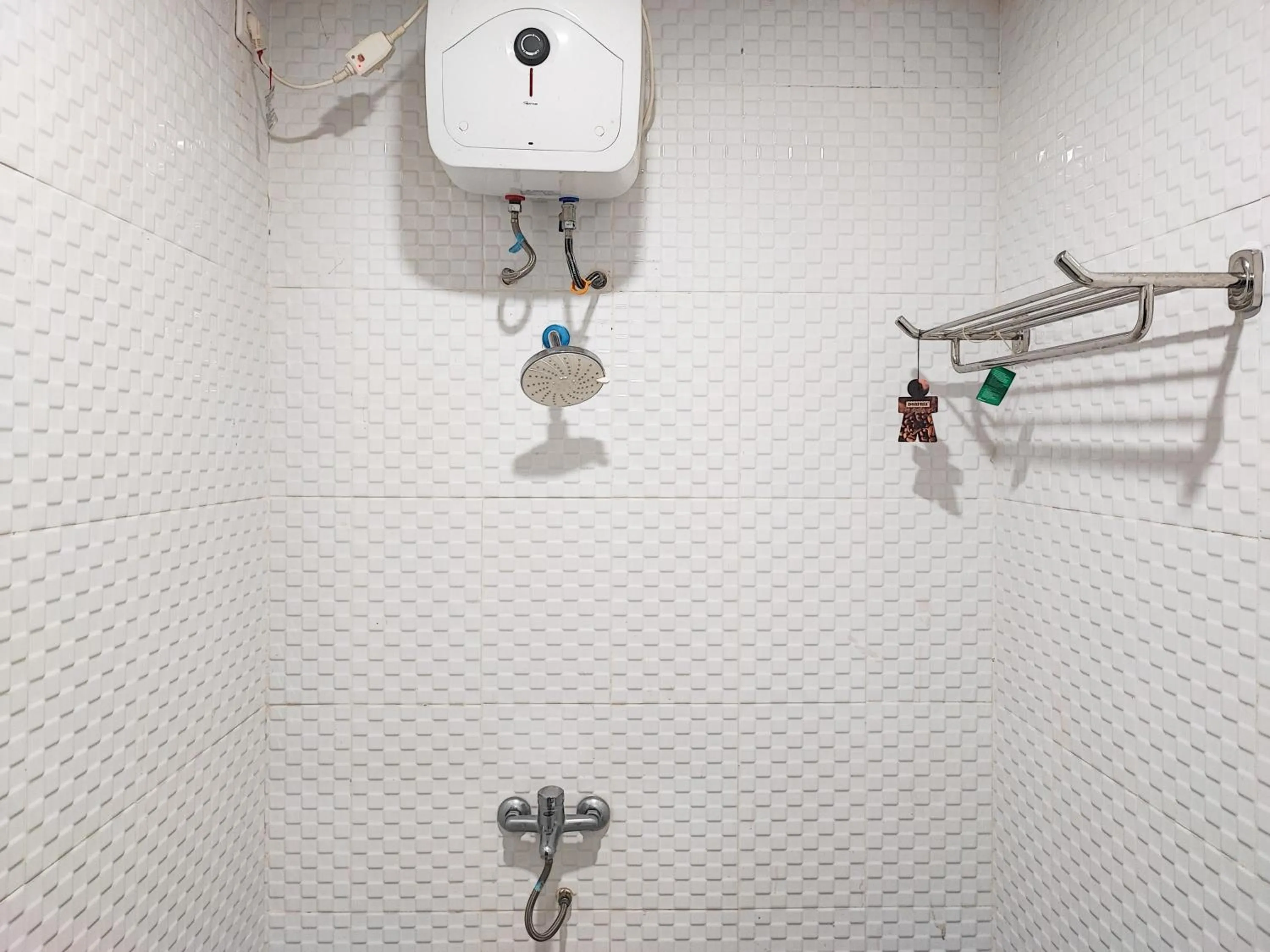 Bathroom in RedDoorz @ Arafah Hotel 2 Sungai Penuh Kerinci