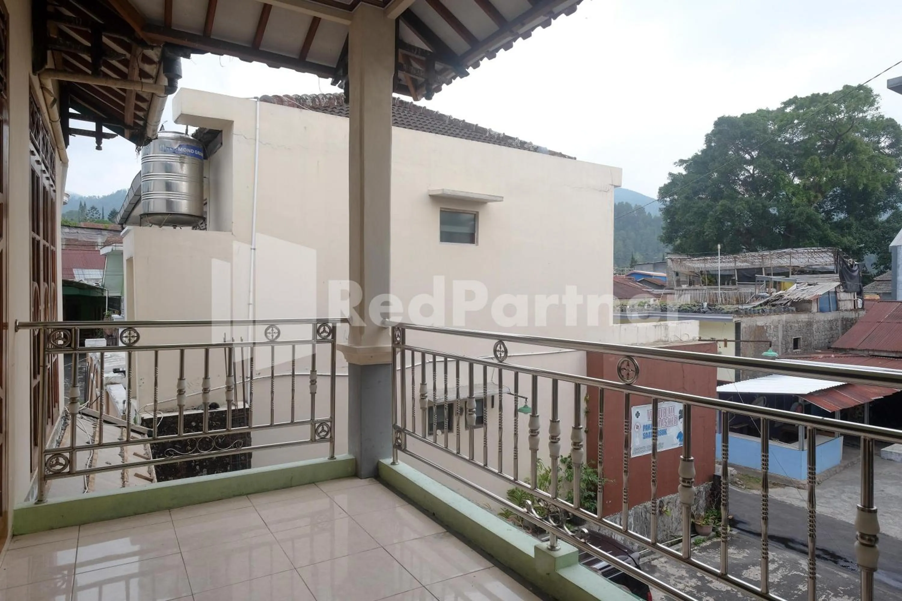 Property building in Wisma Giri Mulyo B near Grojogan Sewu Mitra RedDoorz