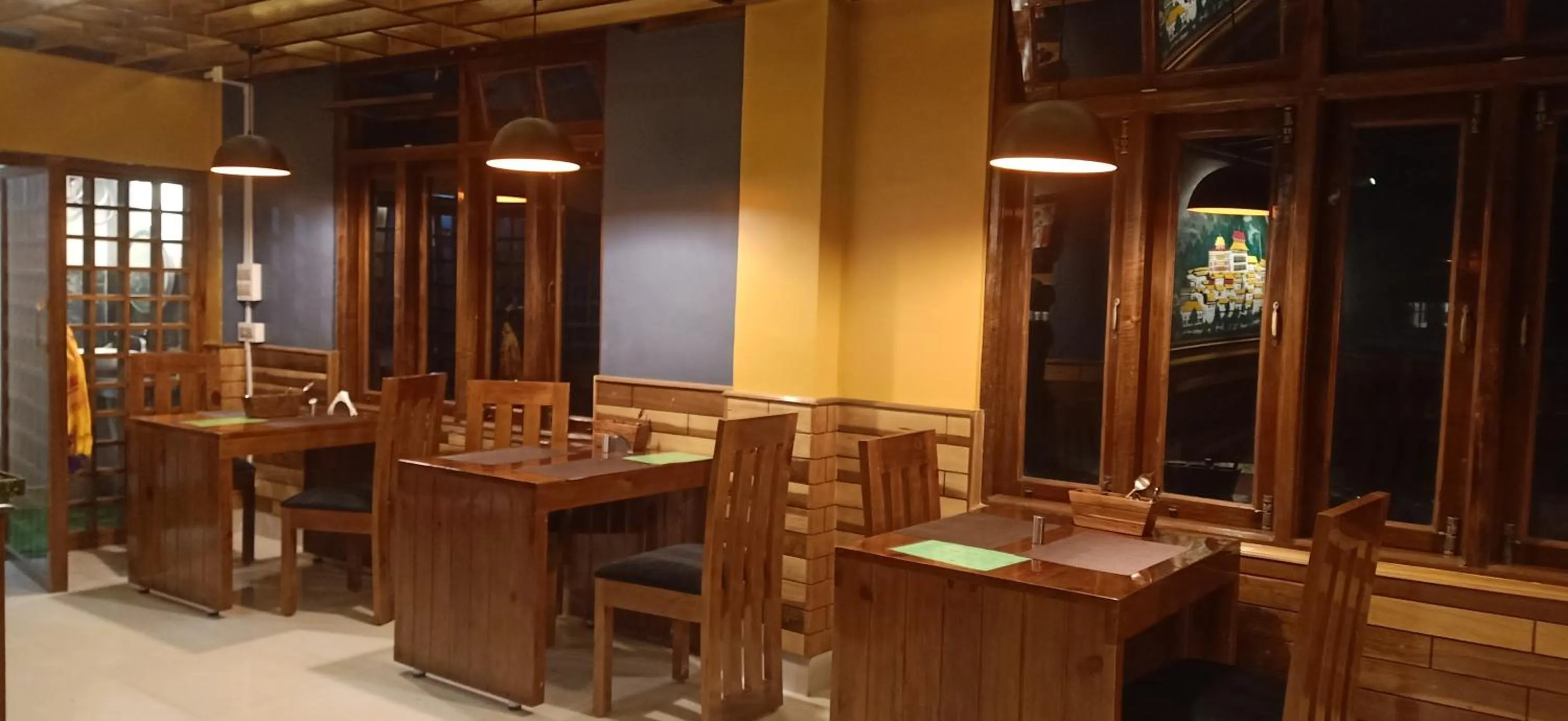 Restaurant/places to eat in Hotel Deysal Noora