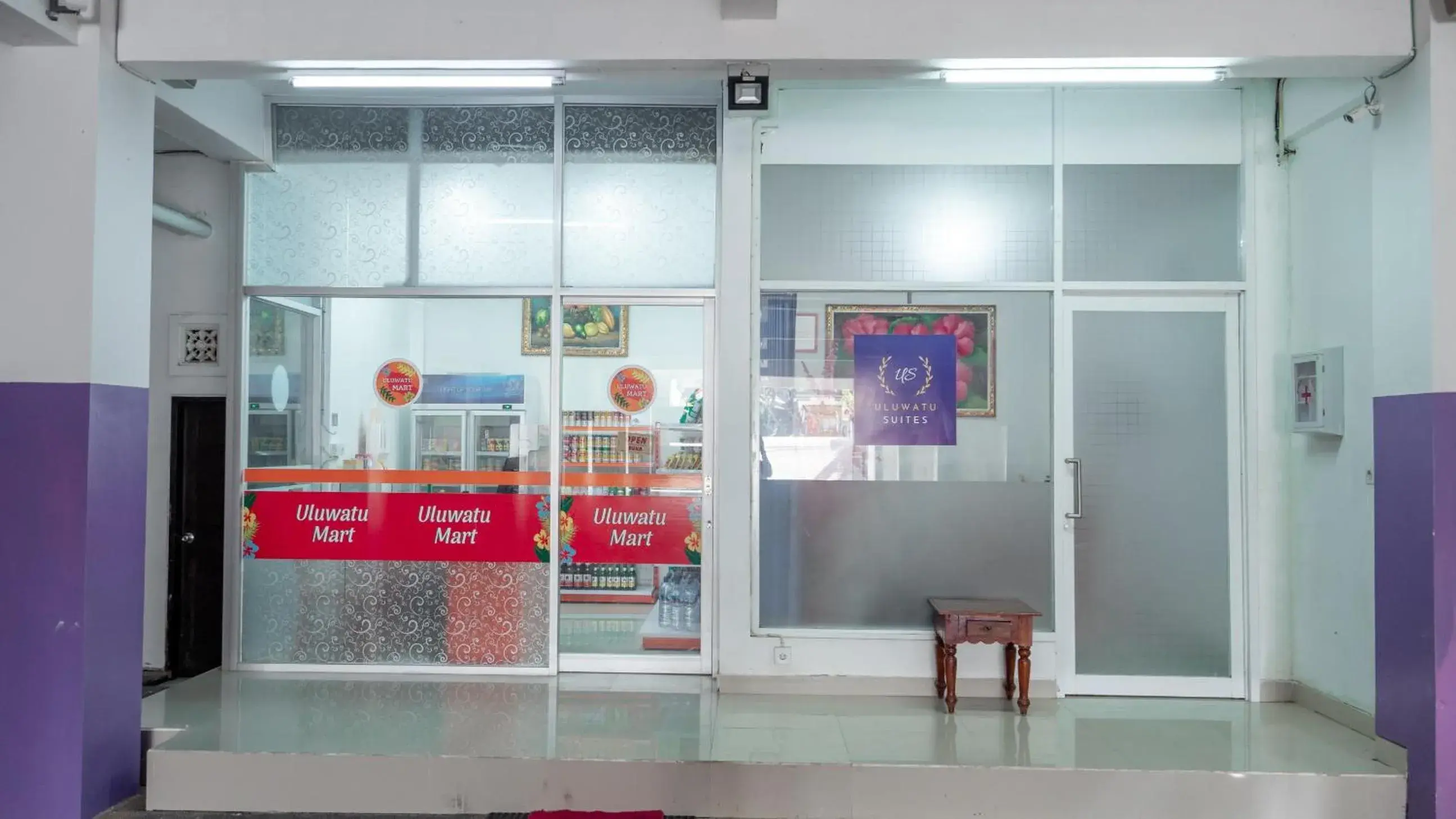 Facade/entrance in RedDoorz @ Uluwatu Suites Facade/entrance in RedDoorz @ Uluwatu Suites