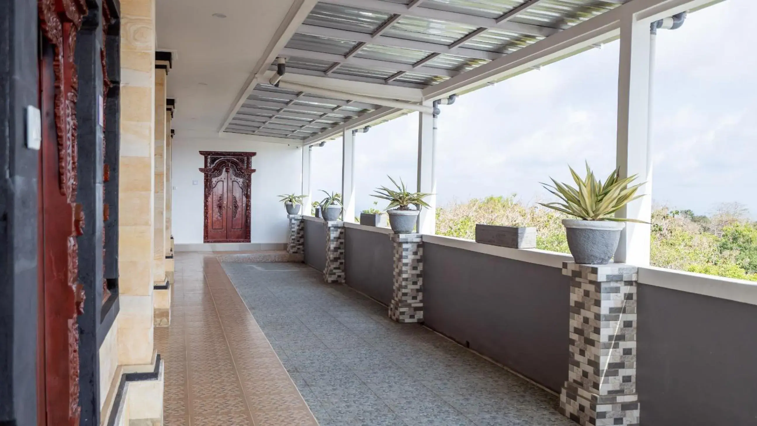 Property building in RedDoorz @ Uluwatu Suites Property building in RedDoorz @ Uluwatu Suites