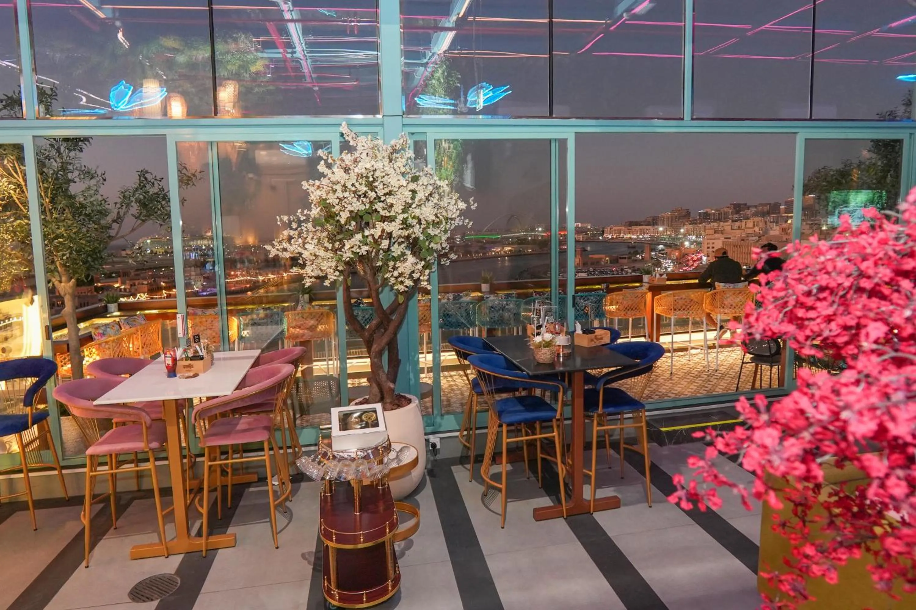 Restaurant/places to eat in Concorde Creek View Hotel Bur Dubai