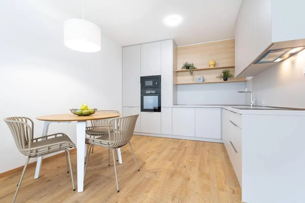 Kitchen or kitchenette in Apartmán Al-Garden s private garage parking free, 5 min pešo do centra