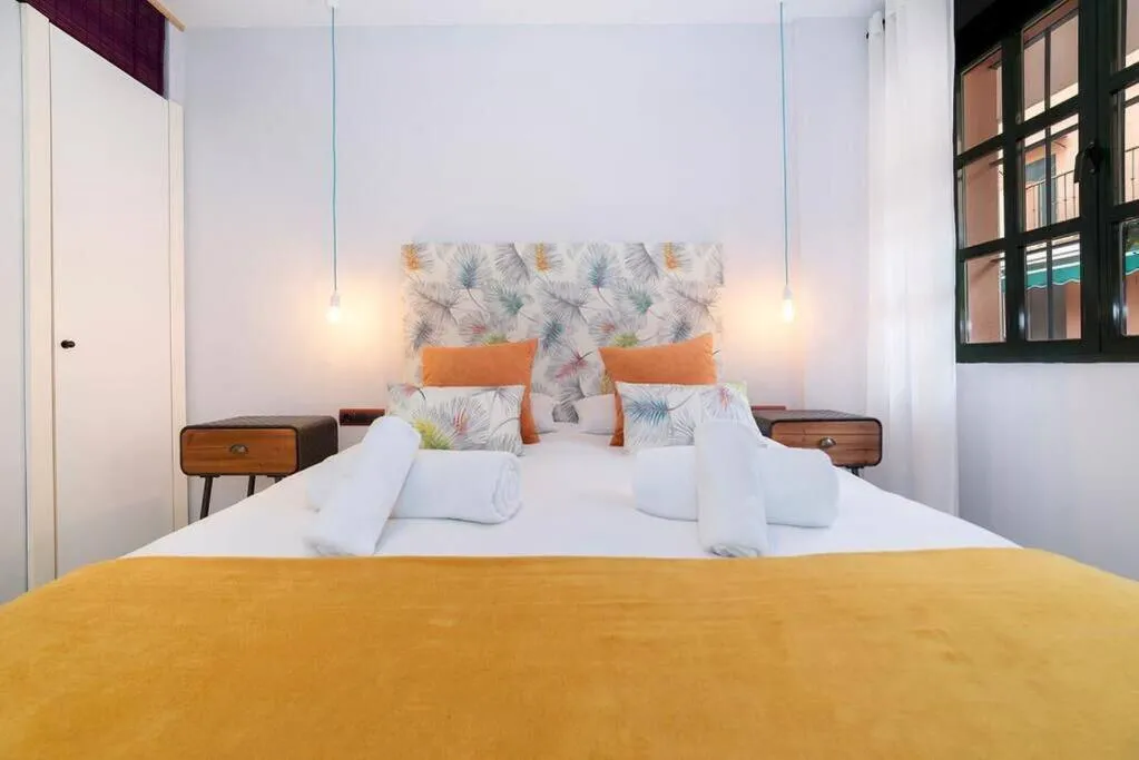 Bed in A19 Brand New apartament by Triana bridge