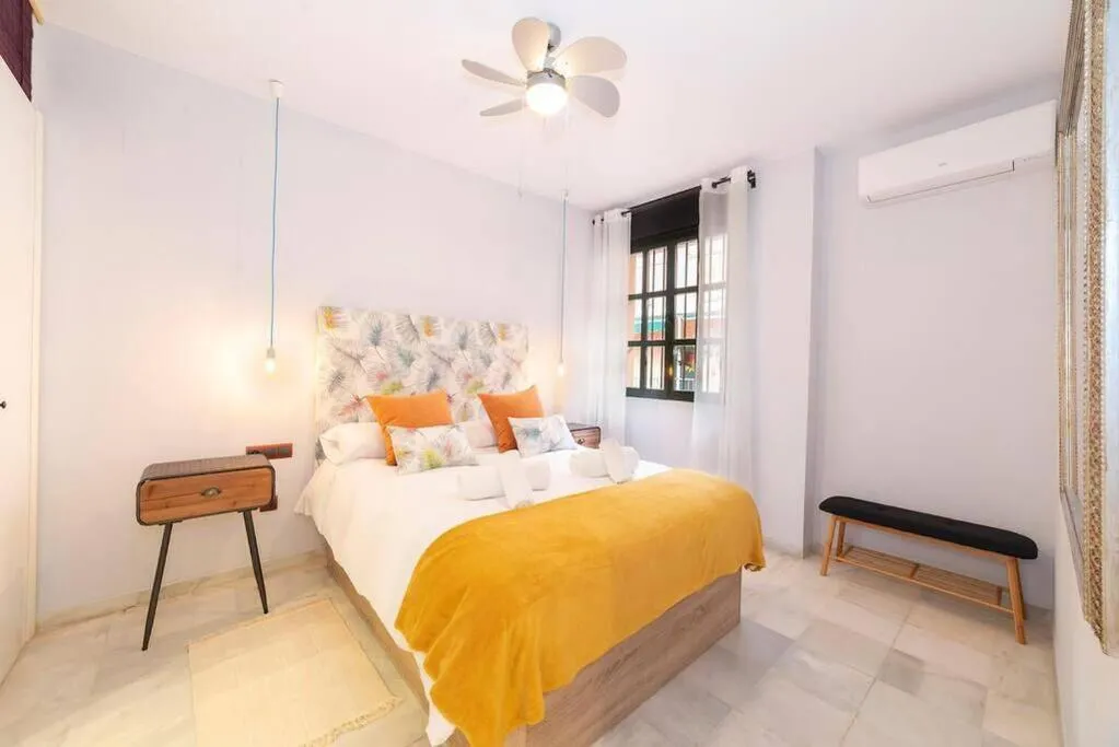 Bed in A19 Brand New apartament by Triana bridge