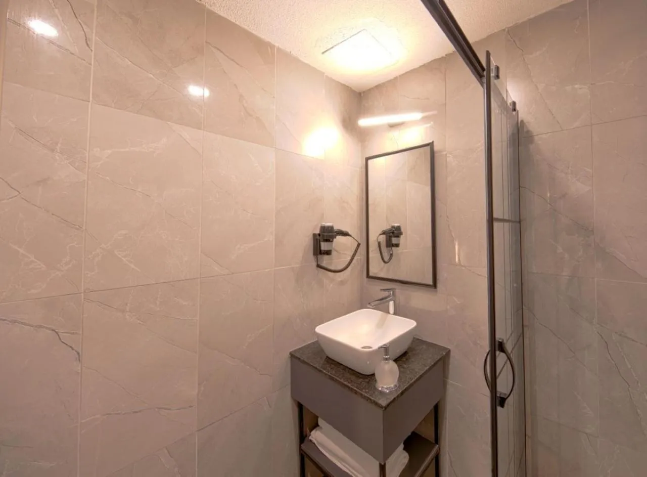 Bathroom in İstanbul City Airport Hotel